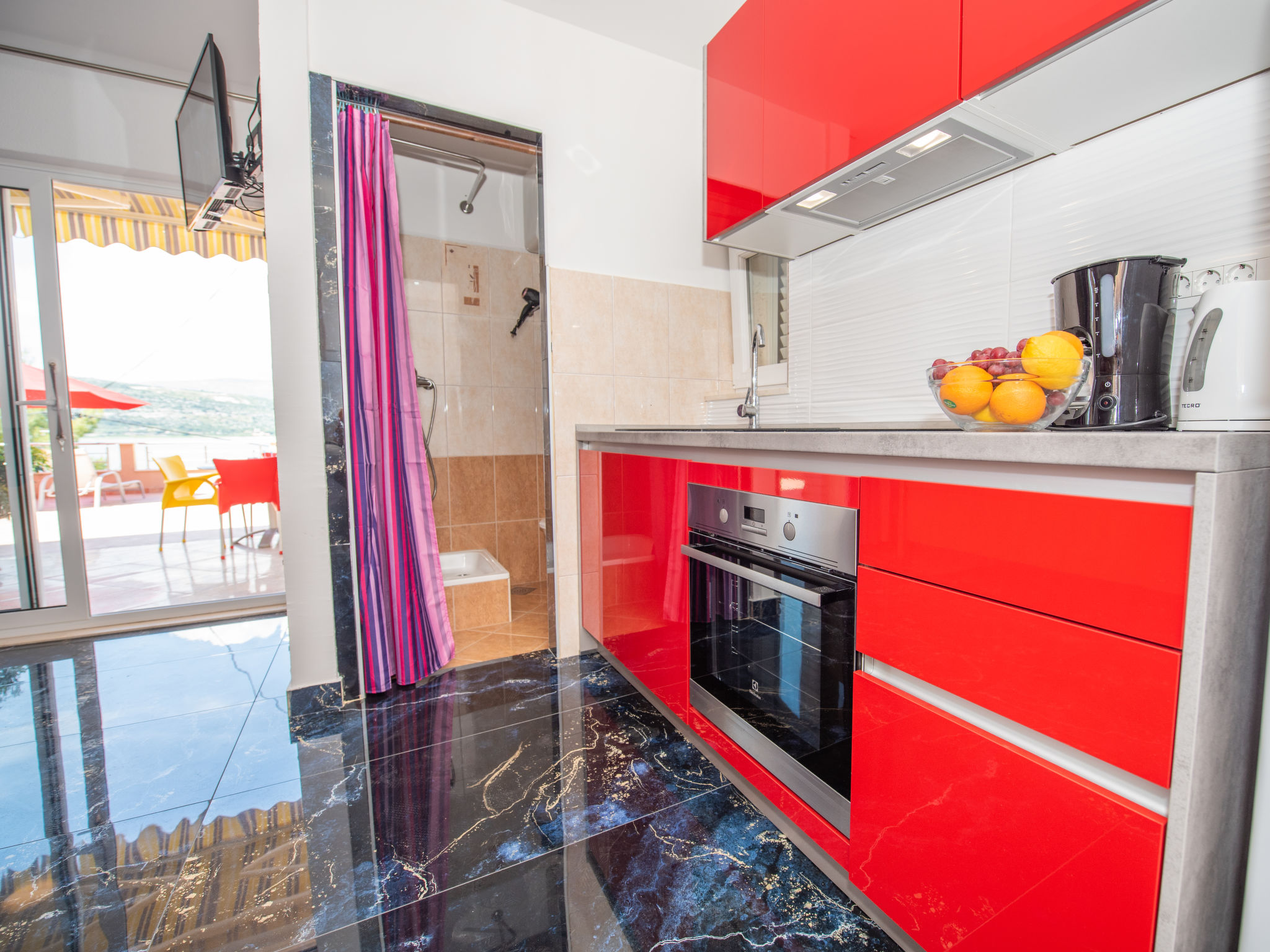 Appartement Vinka: sfeervol vakantiehuis direct aan zee bij Trogir - foto 8