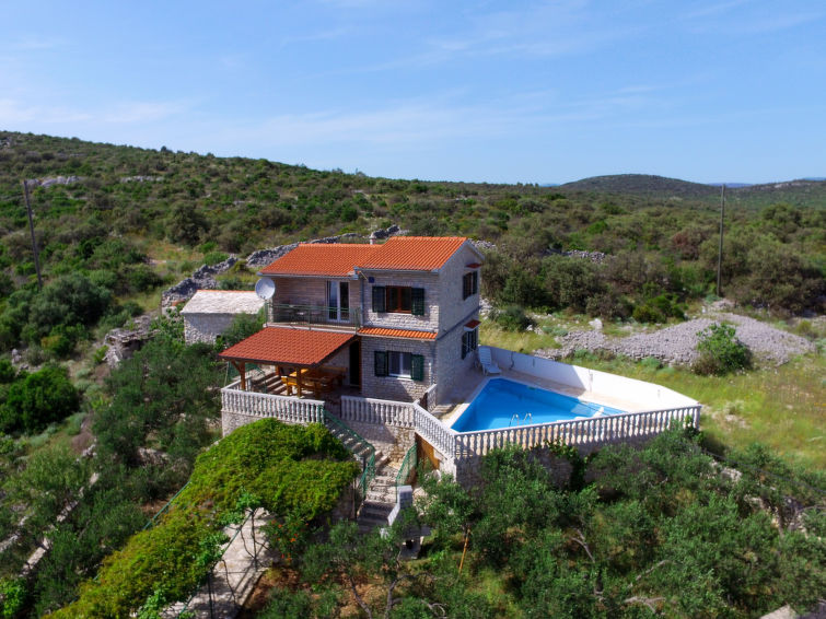 Vakantiehuis met privézwembad en zeezicht in Trogir in Trogir