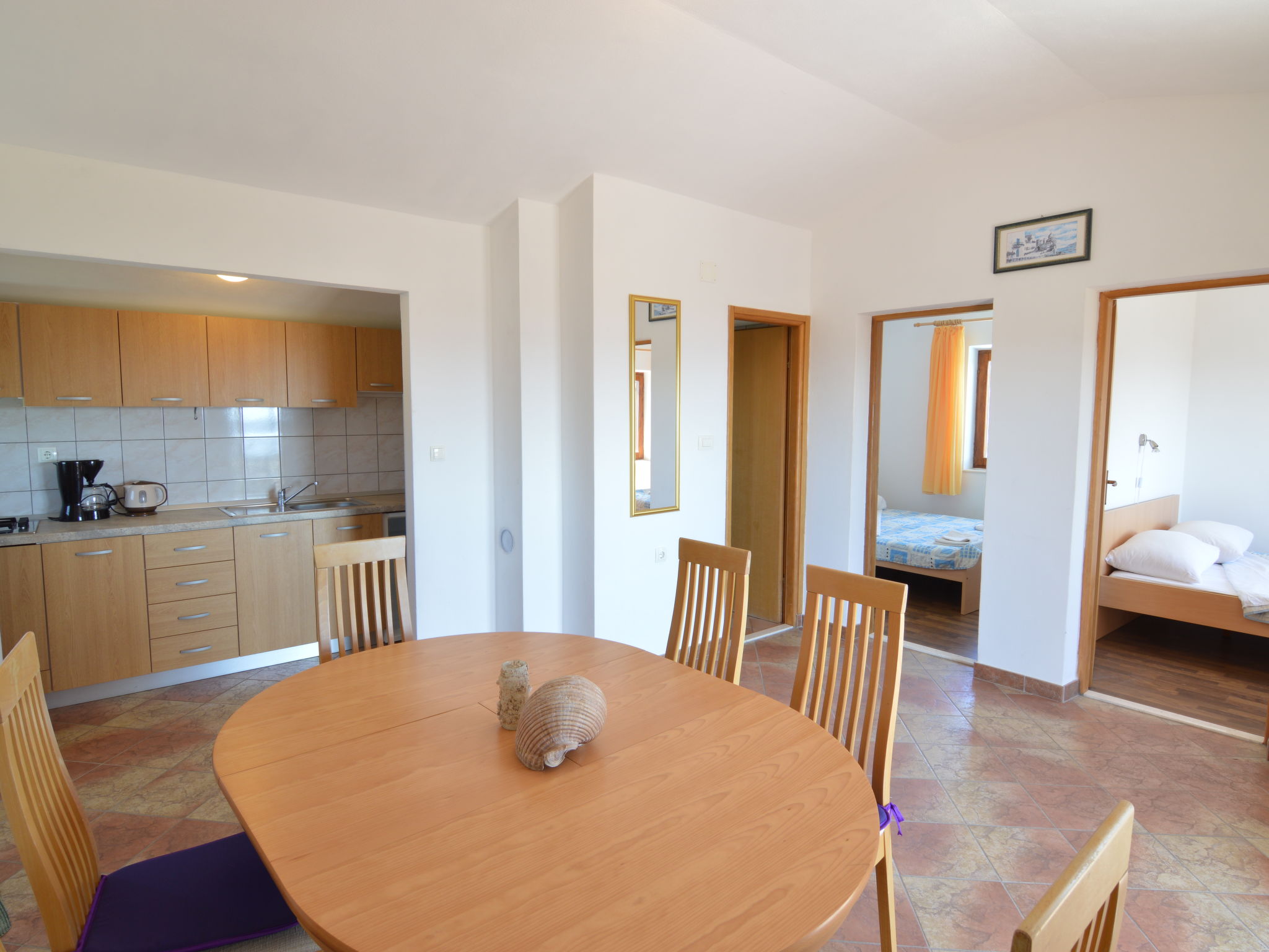 Maison Basic – Cuisine et coin repas, photo 8 sur 21