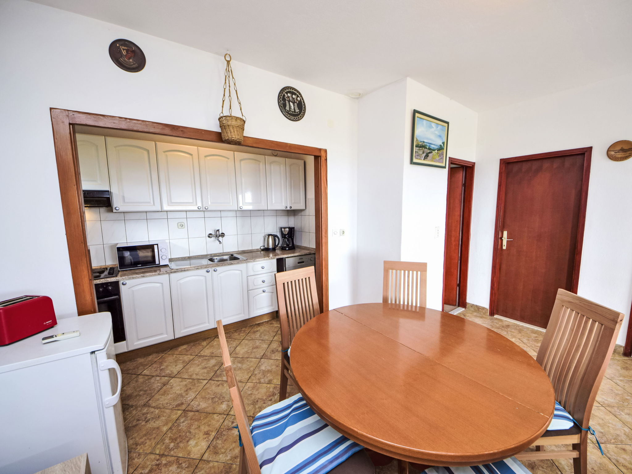 Maison Basic – Cuisine et coin repas, photo 19 sur 21