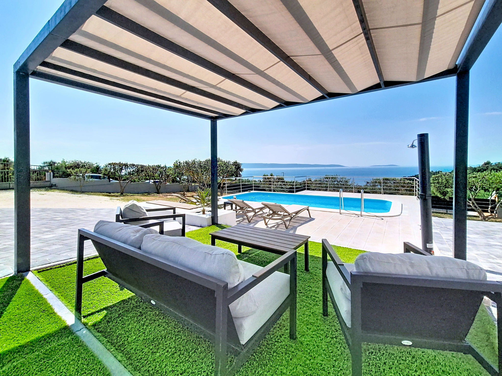 Ria with heated pool