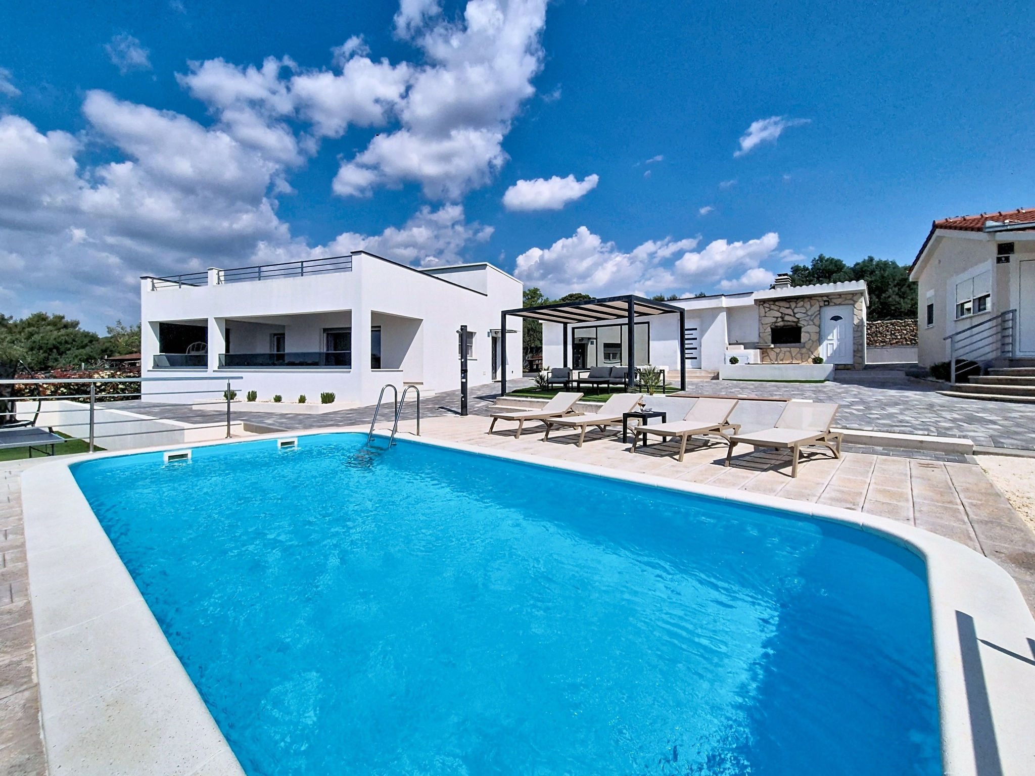 Ria with heated pool