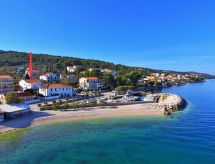 Appartement Klarić: Vakantie aan Zee op 40m van het Strand in Arbanija, Trogir - thumbnail 1