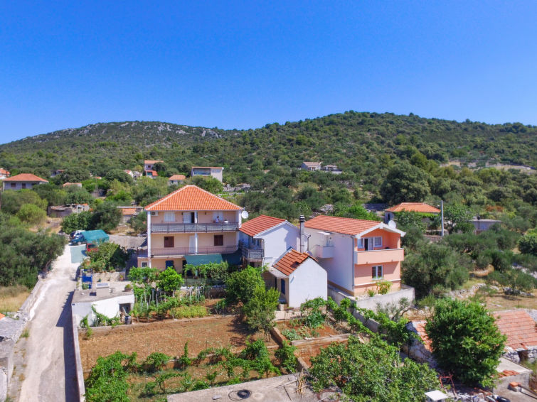 Appartement Filip Jakov: op 650 m van het centrum in Vinišće in Trogir