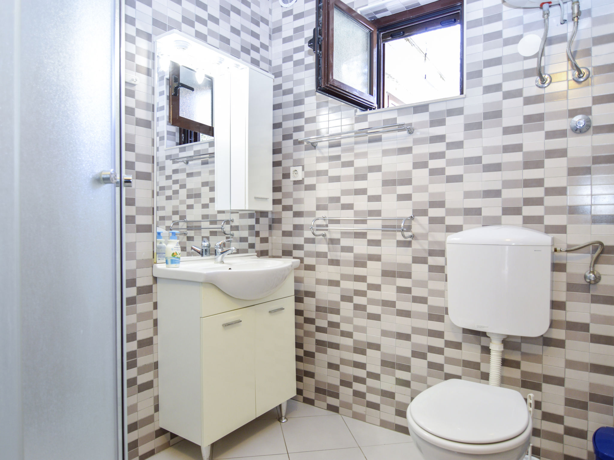 Appartement Viktor – Salle de bains, photo 9 sur 17