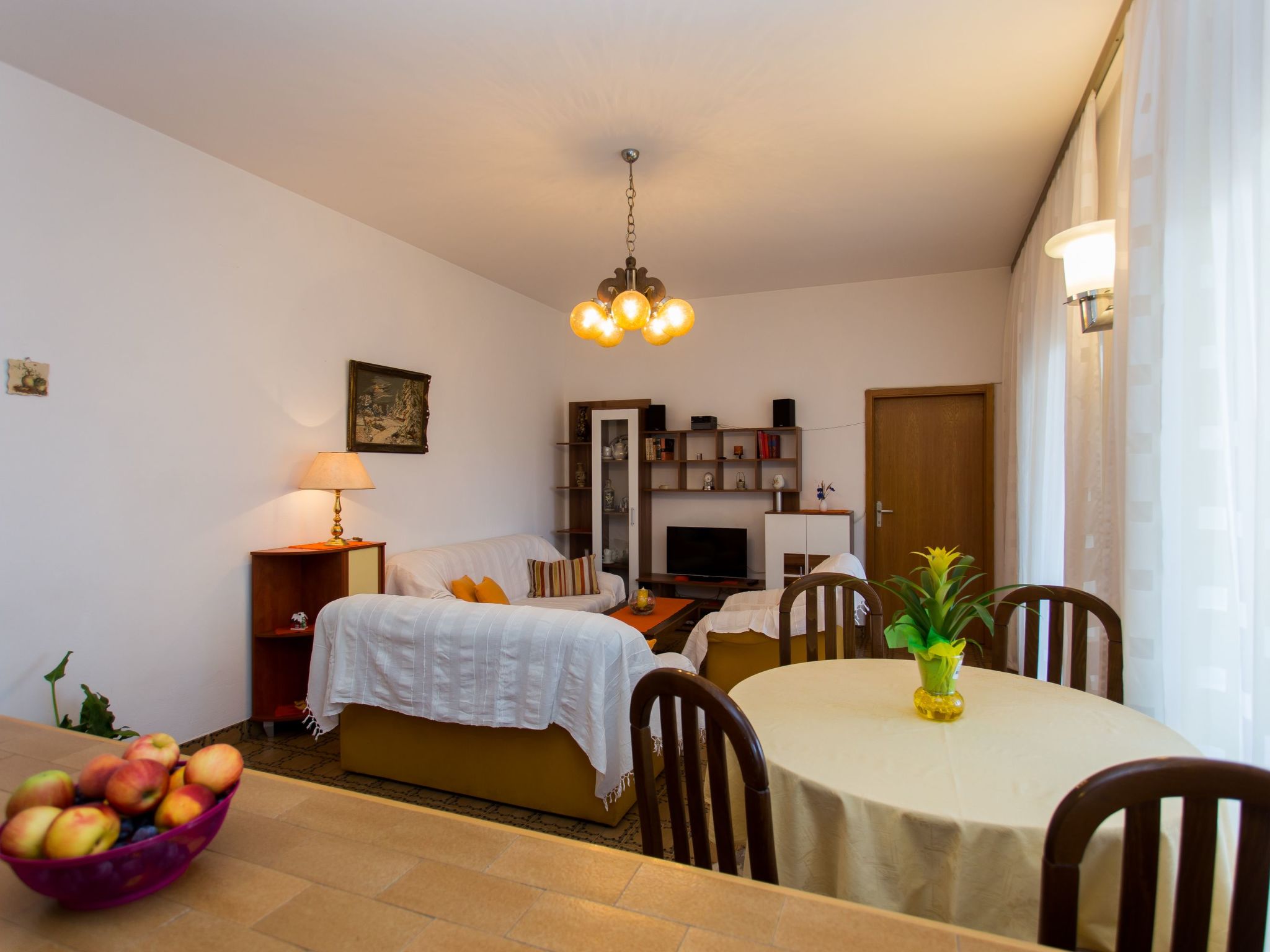 Strandnahe Ferienwohnung Jure mit großer Terrasse-Drinnen