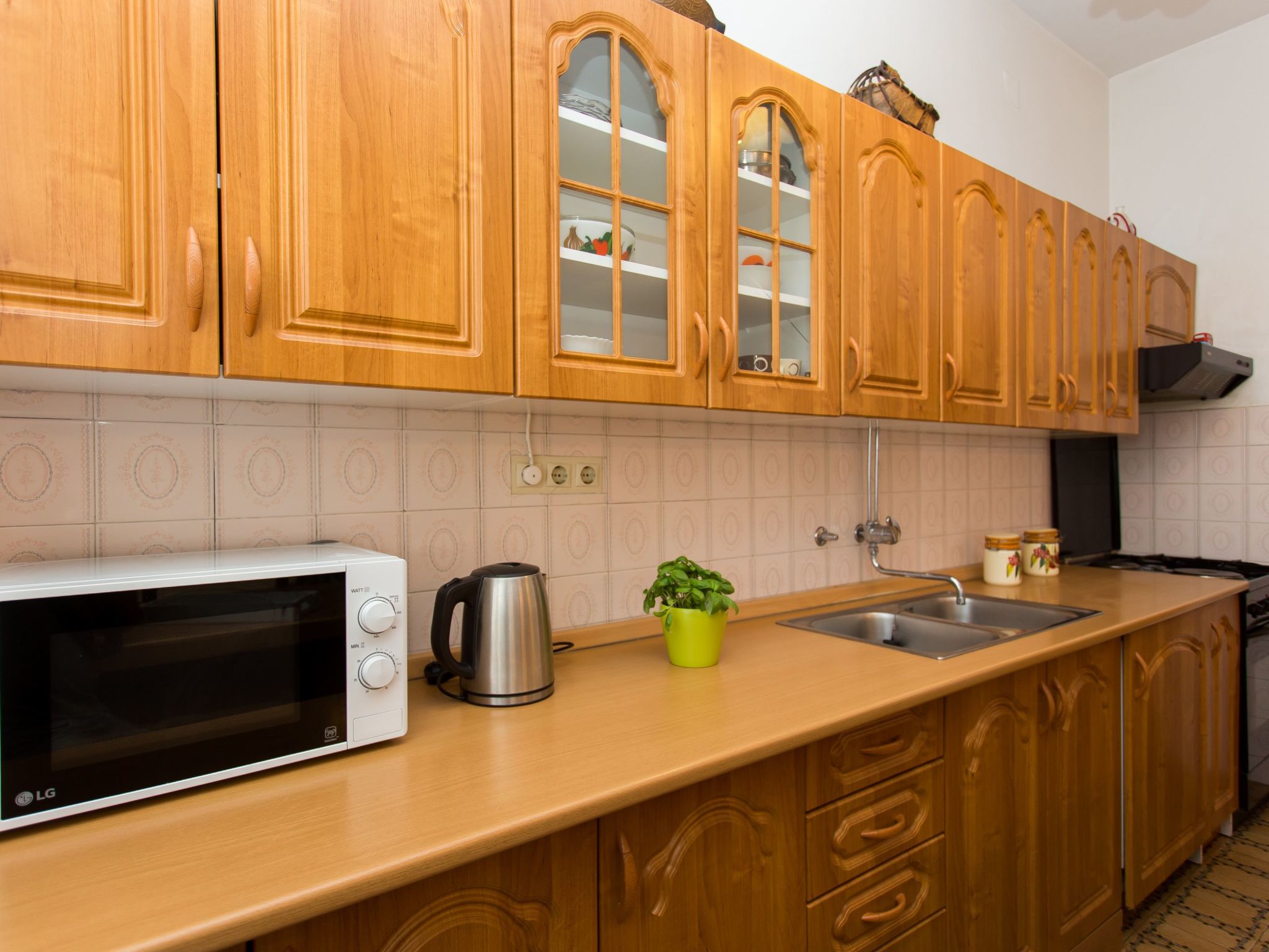 Strandnahe Ferienwohnung Jure mit großer Terrasse-Drinnen