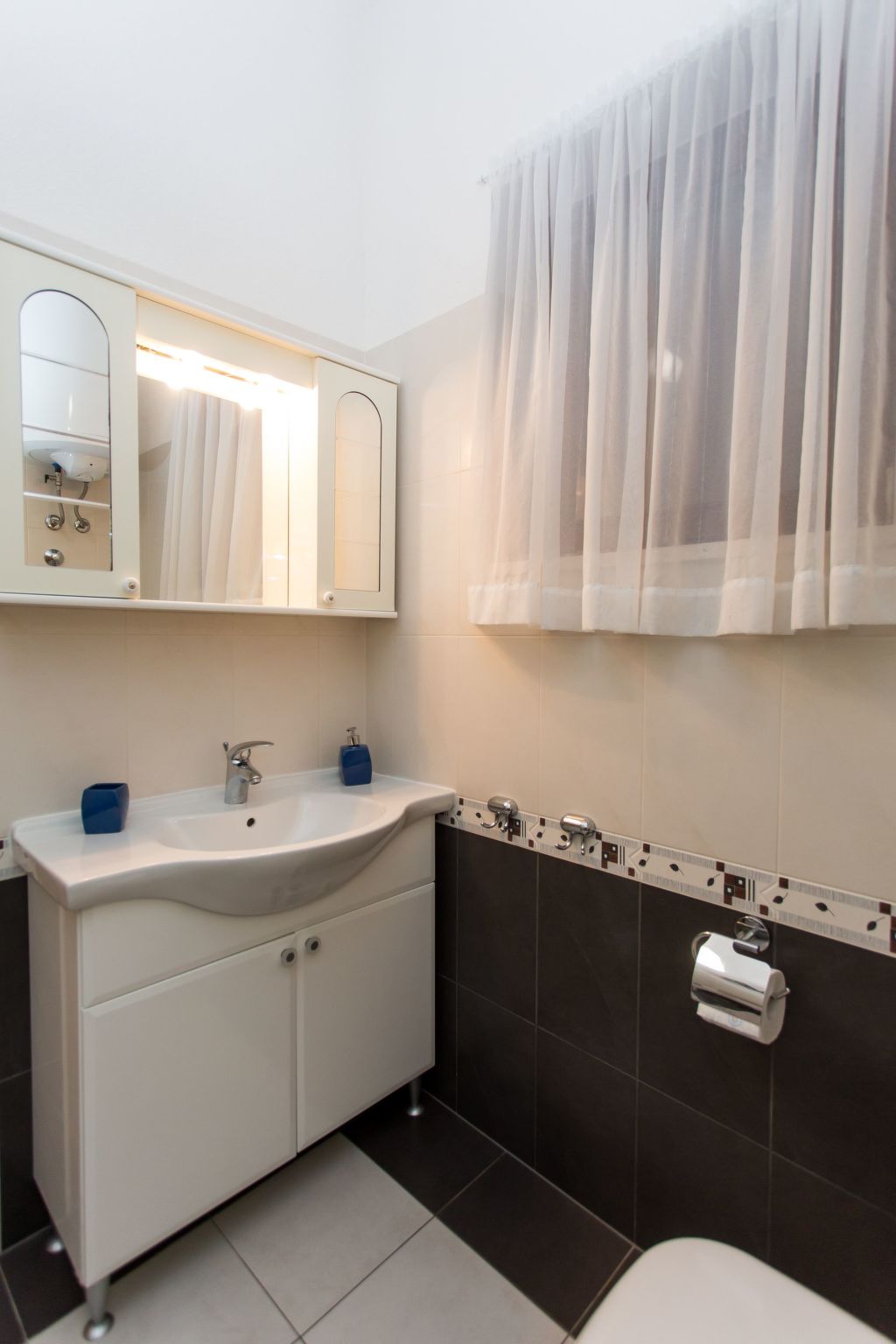 Strandnahe Ferienwohnung Jure mit großer Terrasse