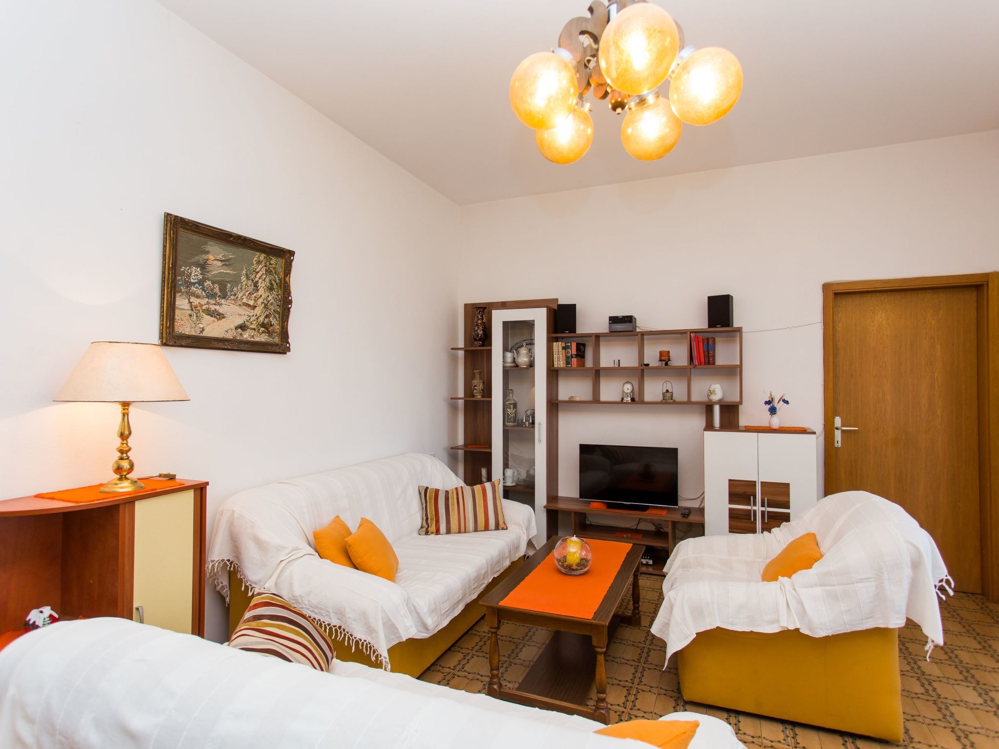 Strandnahe Ferienwohnung Jure mit großer Terrasse-Drinnen