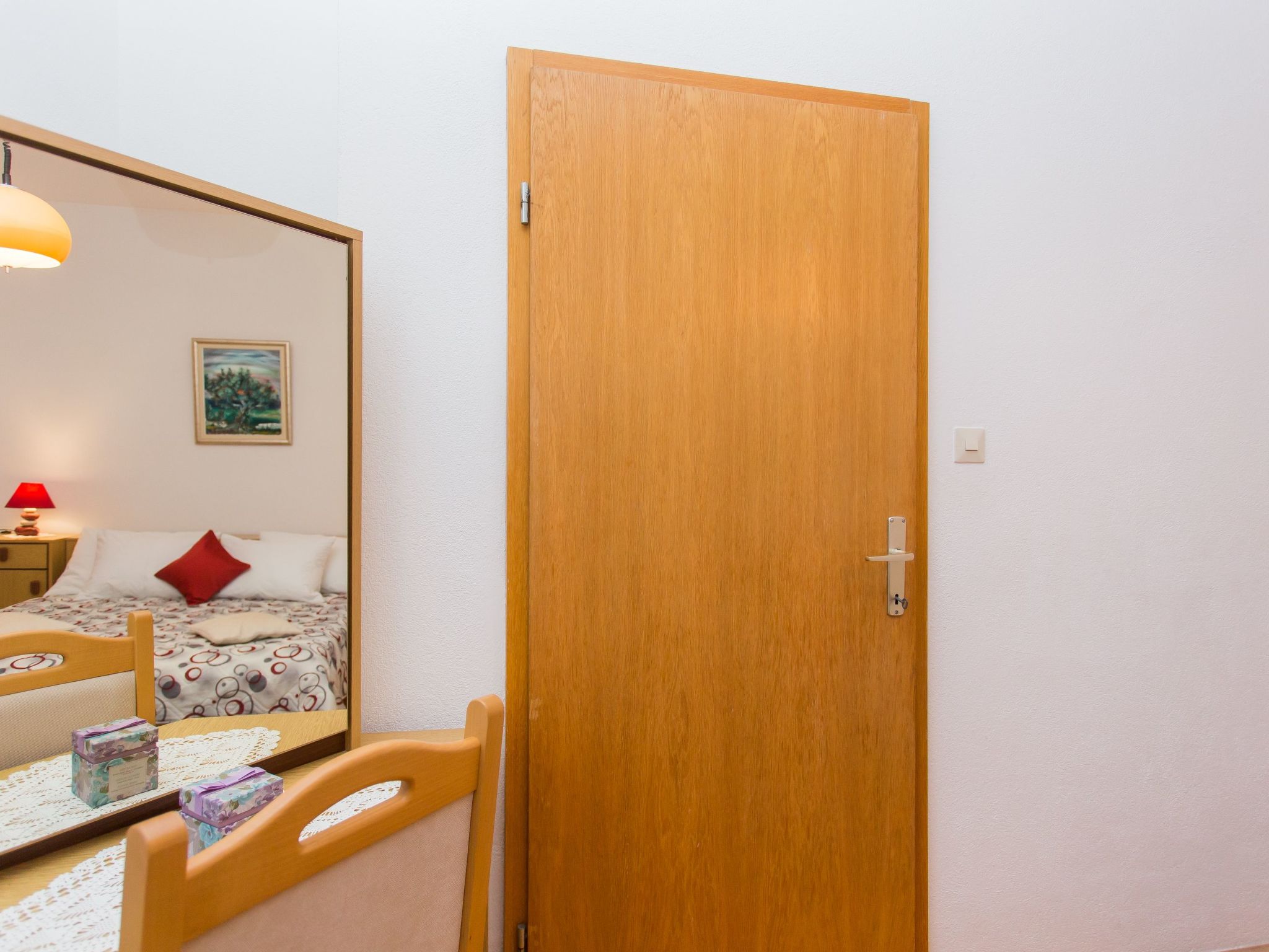 Strandnahe Ferienwohnung Jure mit großer Terrasse-Drinnen