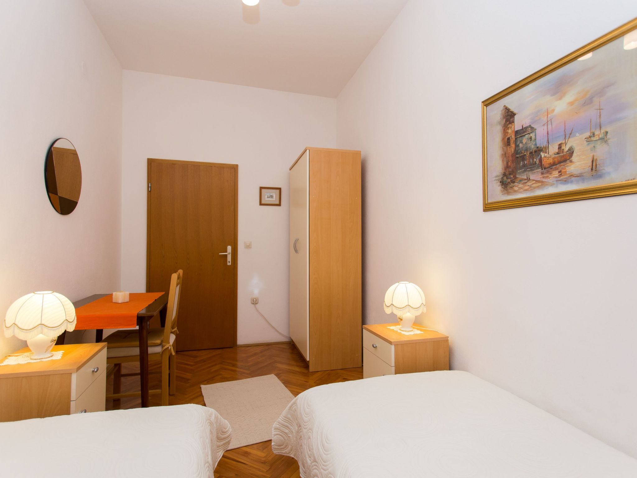 Strandnahe Ferienwohnung Jure mit großer Terrasse-Drinnen