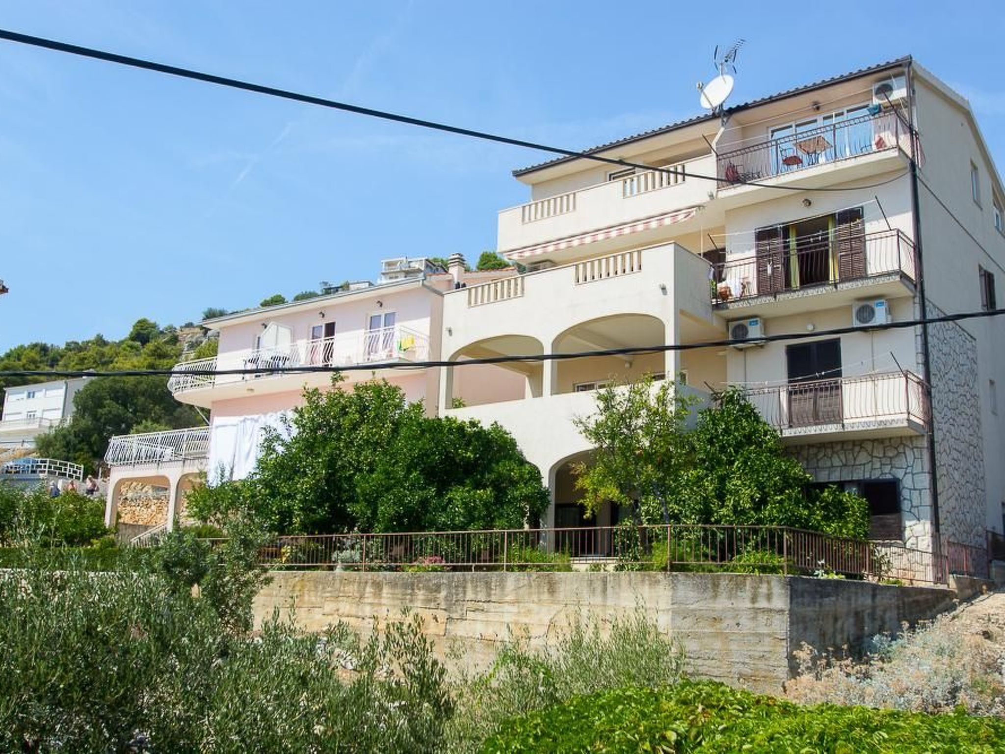 Strandnahe Ferienwohnung Jure mit großer Terrasse-Drinnen