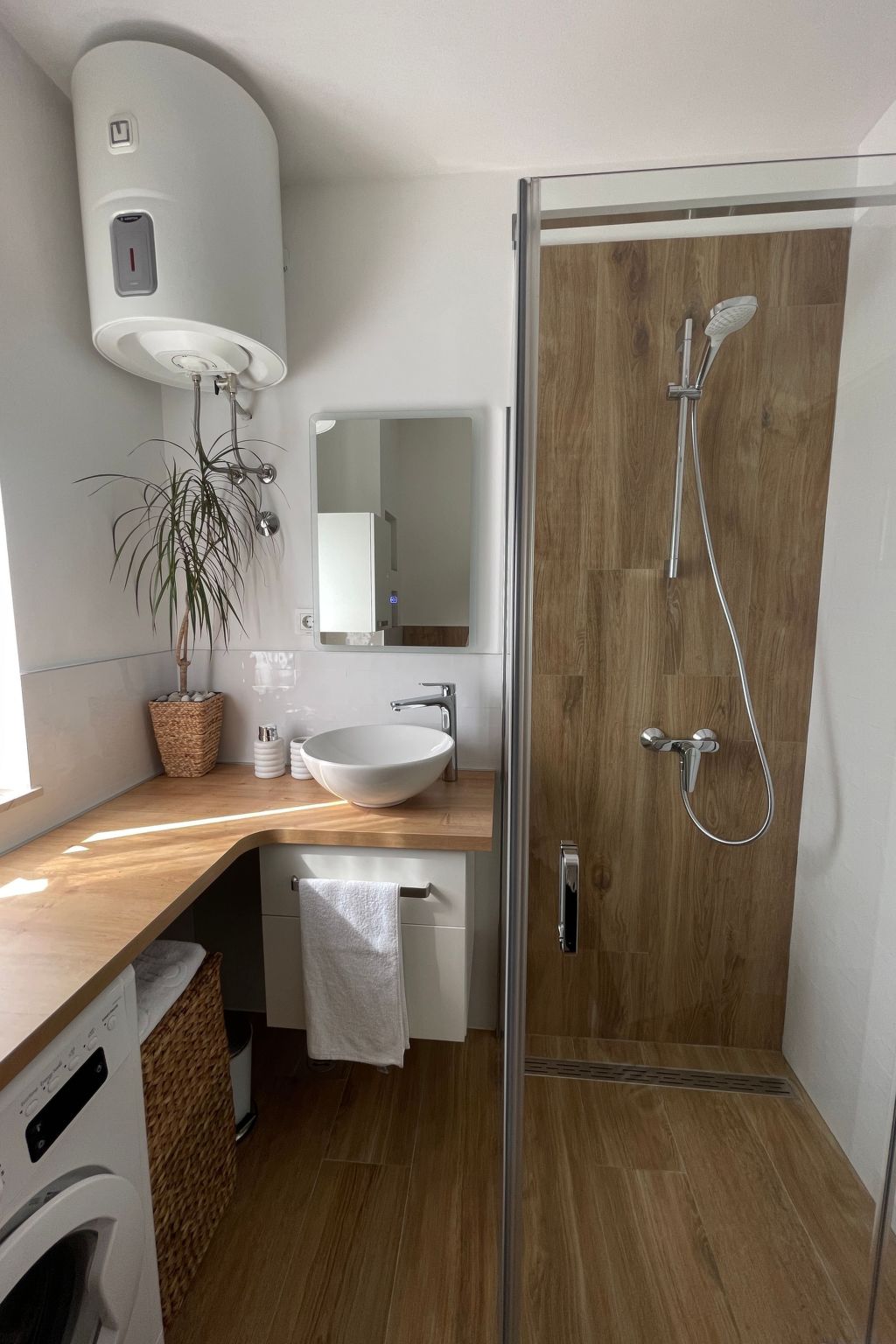 Wohnung mit Blick auf das Wasser-Inside