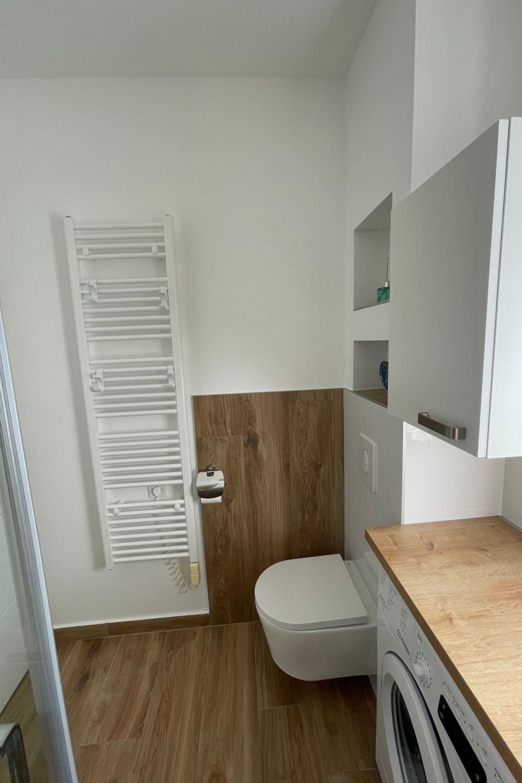 Wohnung mit Blick auf das Wasser-Inside