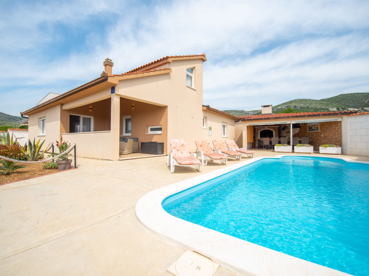Search and Stay destination Plano, Splitsko-dalmatinska županija - Croatia from AU$ 547. Kuća Luka