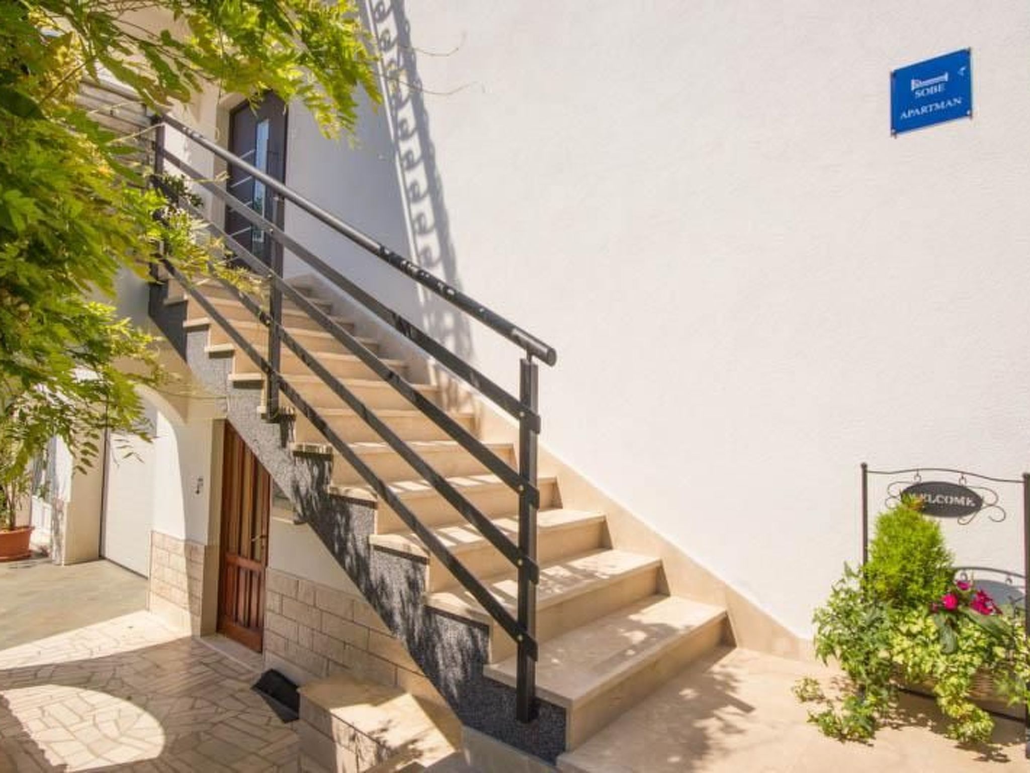 Appartement mit großem Balkon-Image-tags.info