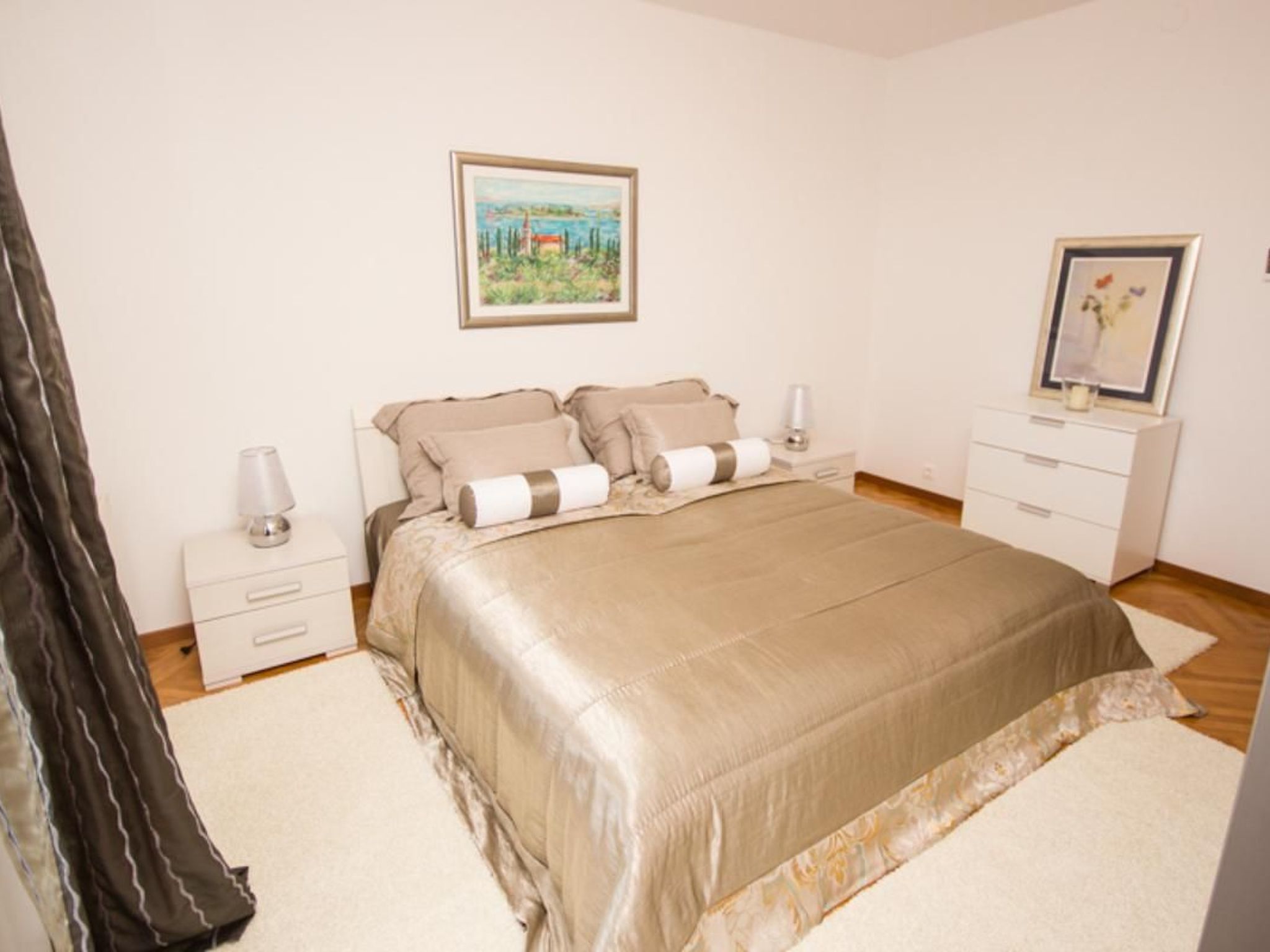 Appartement mit großem Balkon-Image-tags.info