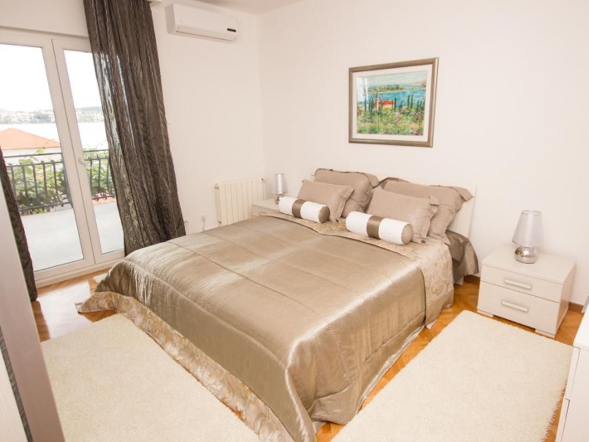 Appartement mit großem Balkon-Image-tags.info