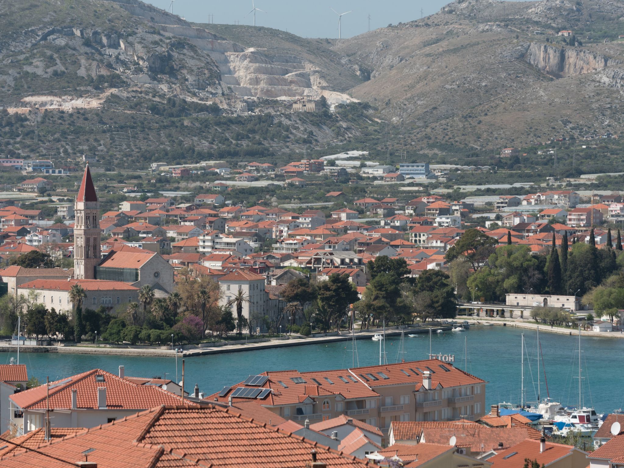 Luxuriöse Ferienvilla mit privatem Pool-Binnen