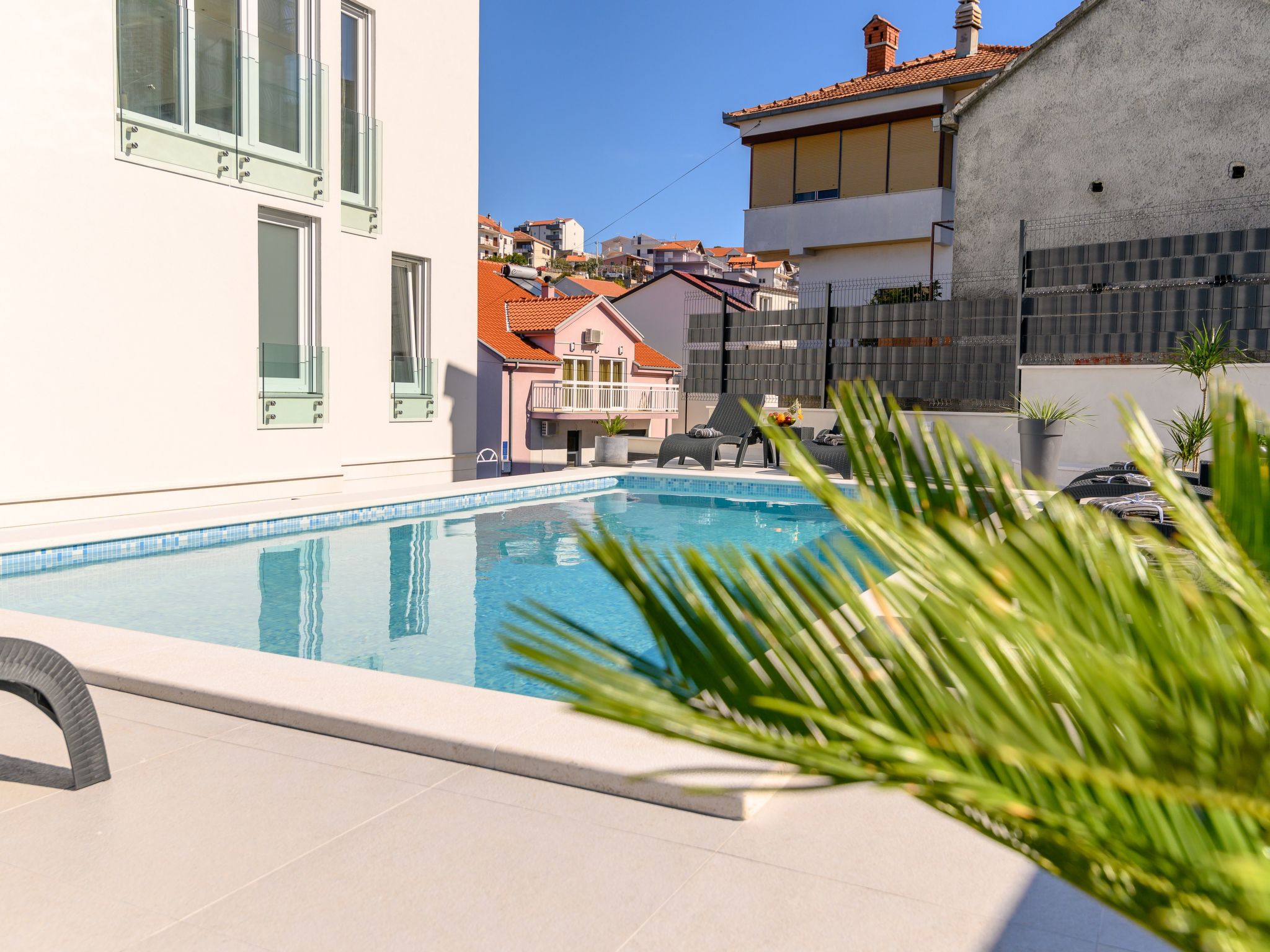 Luxuriöse Ferienvilla mit privatem Pool-Binnen