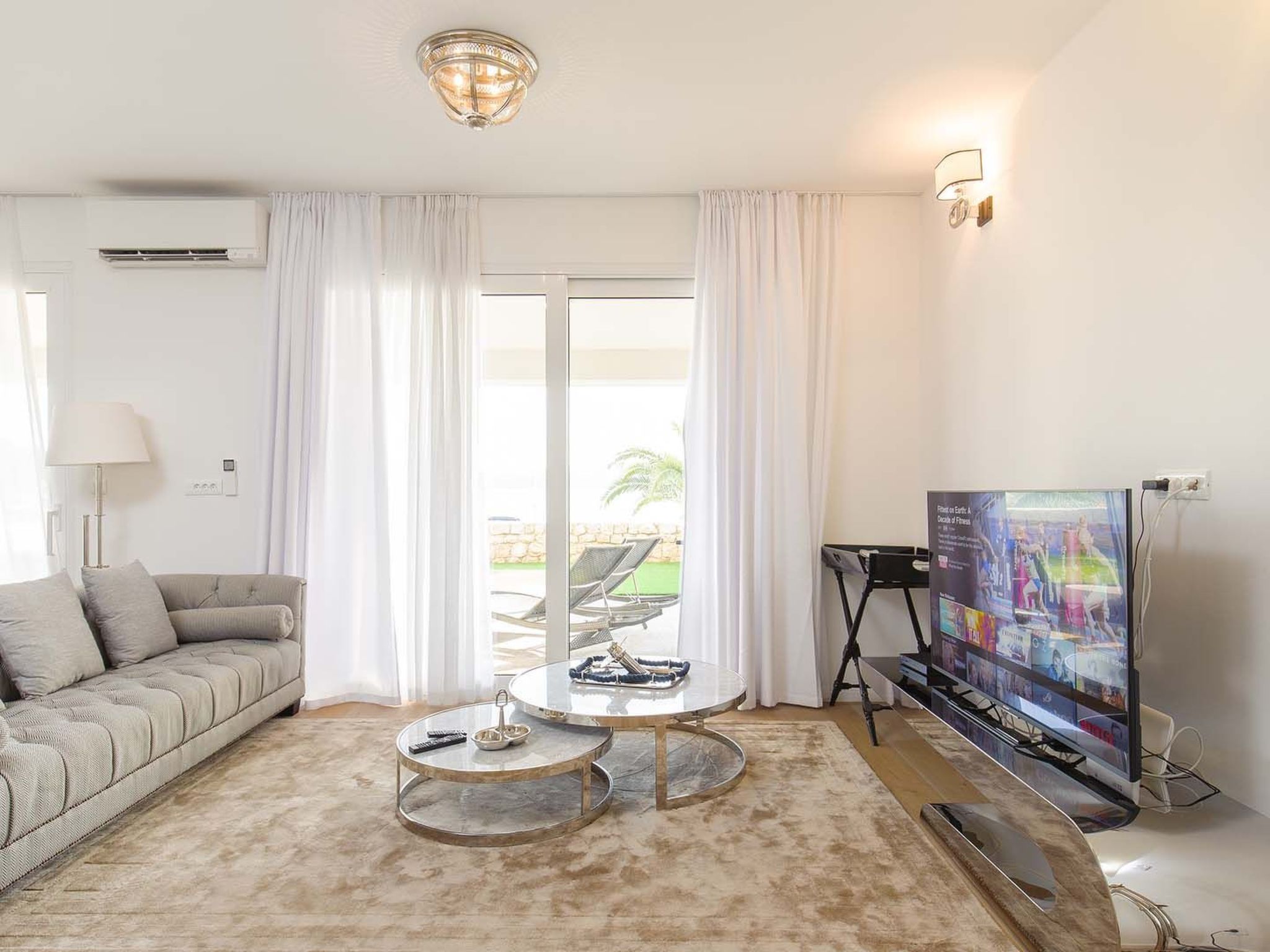 Luxuriöse Ferienvilla am Strand Luna Azzurra