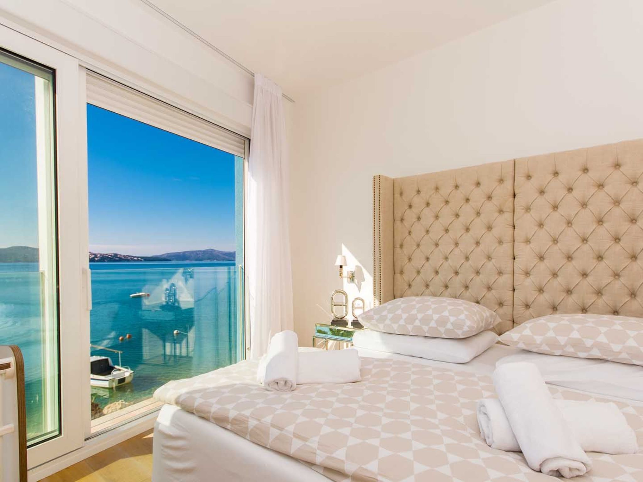 Luxuriöse Ferienvilla am Strand Luna Azzurra-Dedans