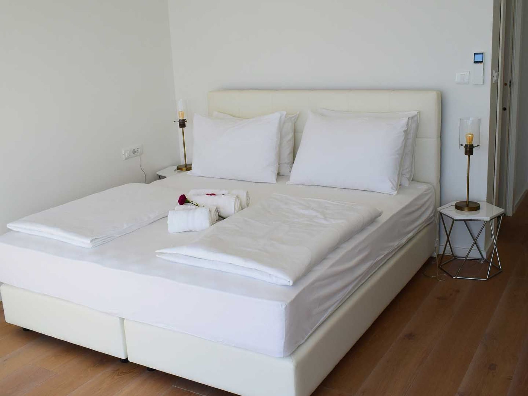 Luxuriöse Ferienvilla am Strand Luna Azzurra-Dedans