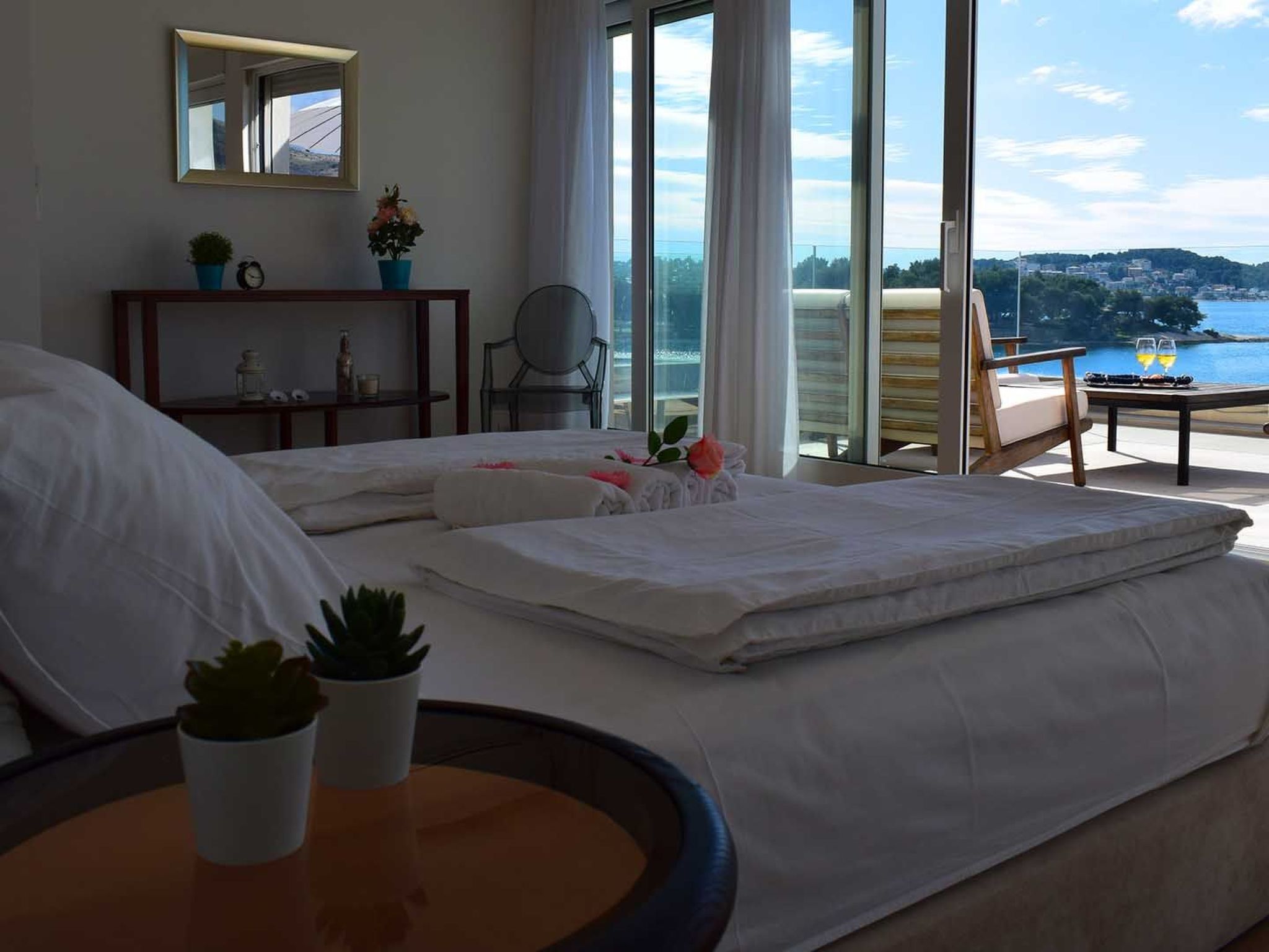 Luxuriöse Ferienvilla am Strand Luna Azzurra-Dedans