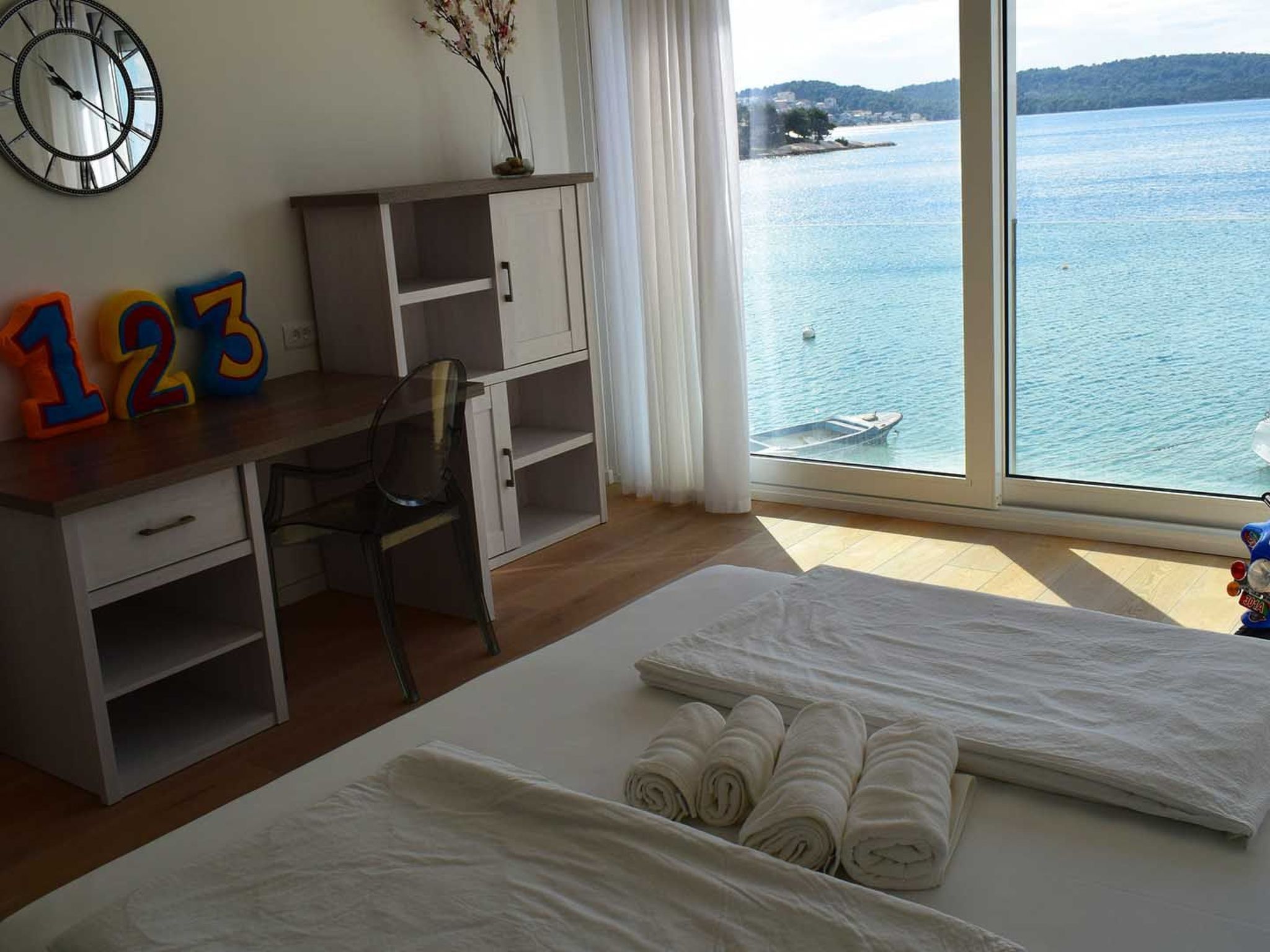 Luxuriöse Ferienvilla am Strand Luna Azzurra-Dedans