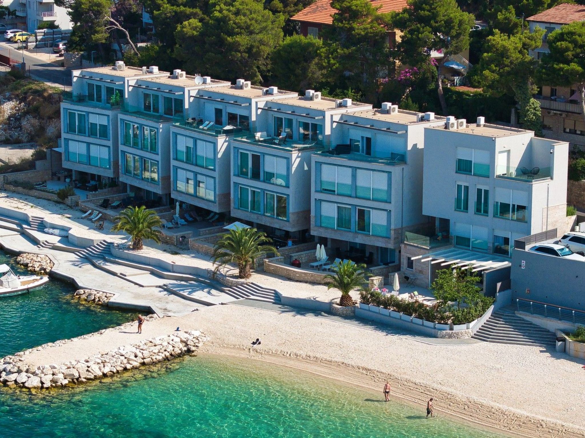 Luxuriöse Ferienvilla am Strand Luna Azzurra-Image-tags.info