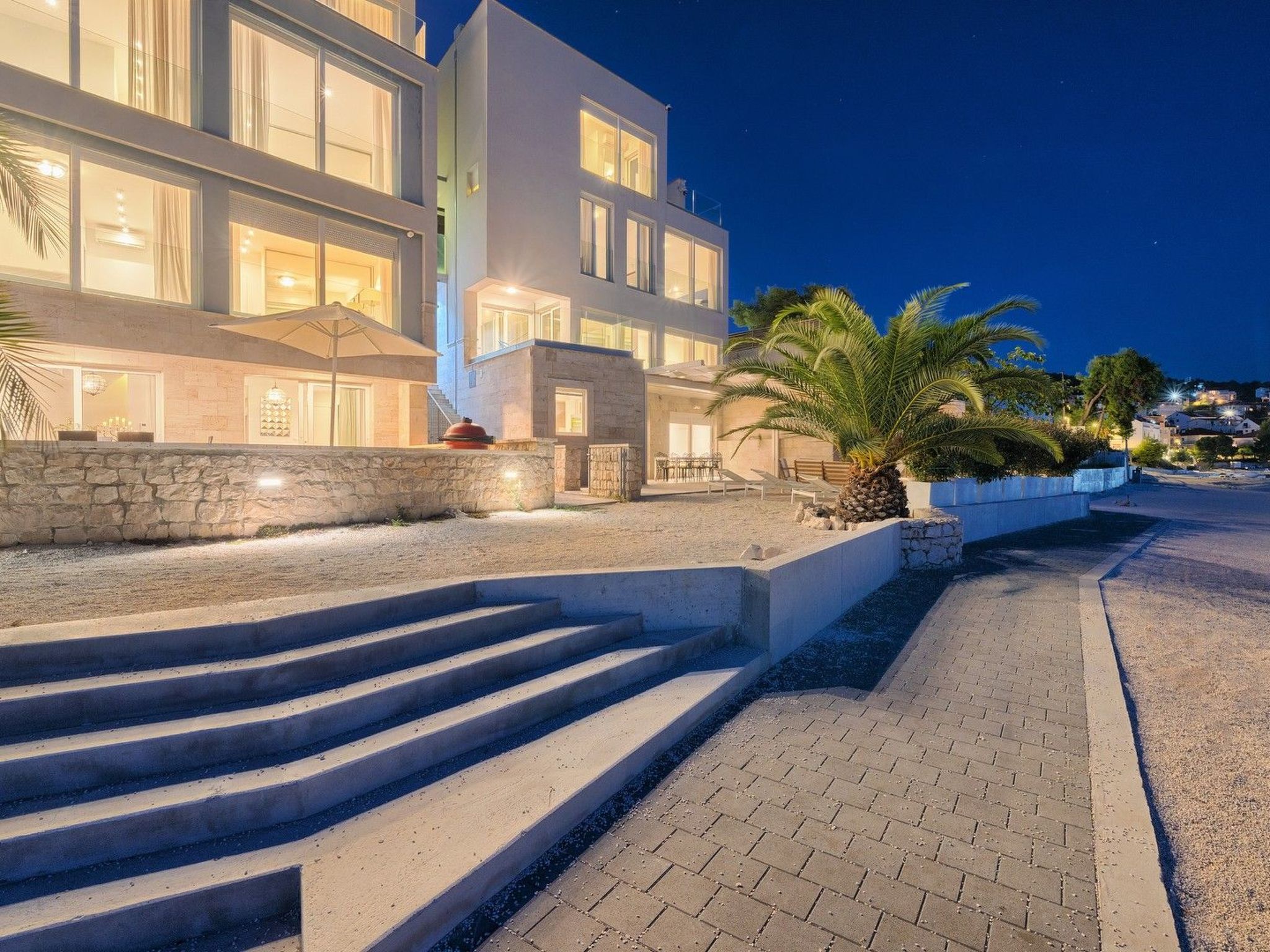 Luxuriöse Ferienvilla am Strand Luna Azzurra-Dehors