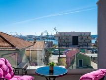 Moderne duplexwoning Lana op 1 km van zee in Trogir - thumbnail 2