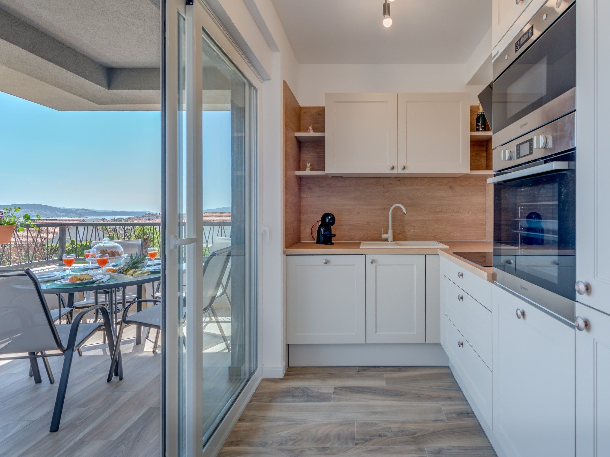 Stilvolle Wohnung Breeze mit Balkon mit Meerblick-Image-tags.info