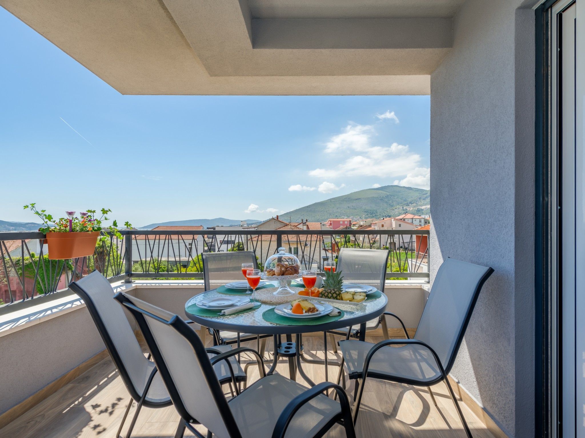Stilvolle Wohnung Breeze mit Balkon mit Meerblick-Image-tags.info