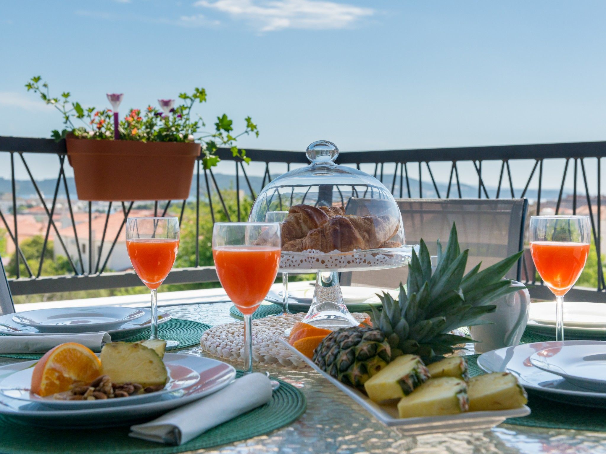 Stilvolle Wohnung Breeze mit Balkon mit Meerblick-Image-tags.info