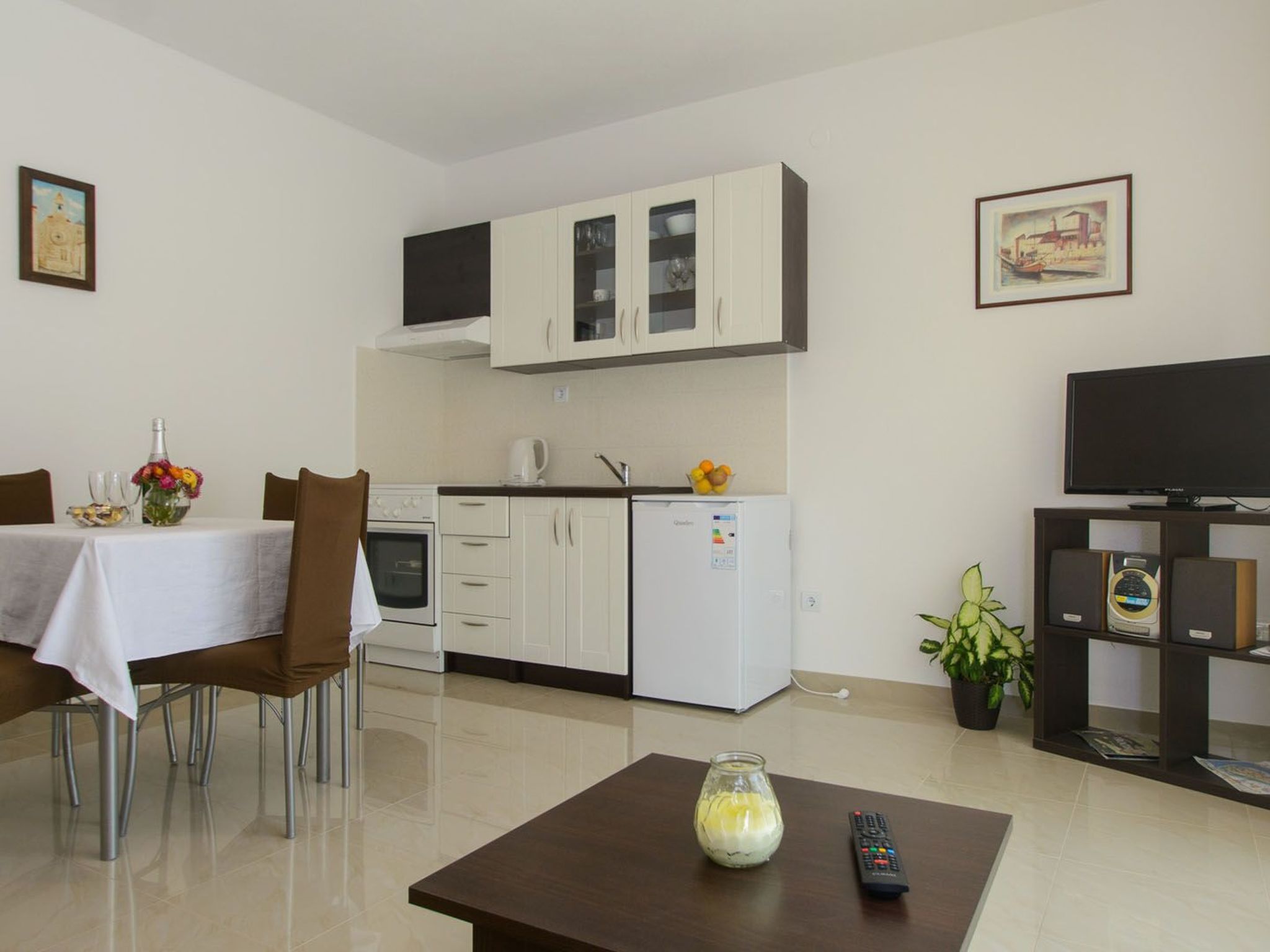 Modren Wohnung Sunrise in Strandnähe-Drinnen