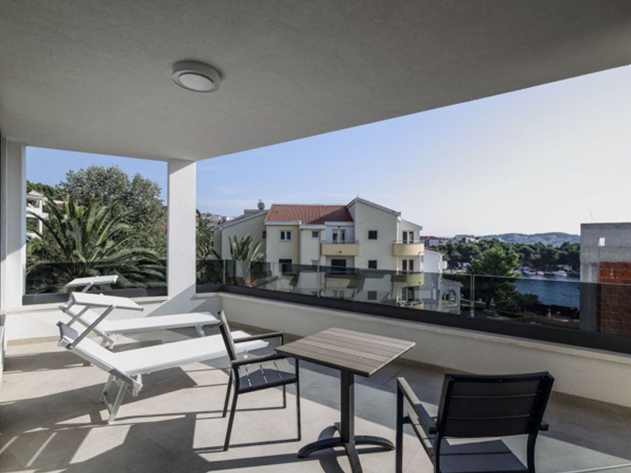 Luxusvilla Viola mit Pool, Sauna und Fitnessraum-Drinnen