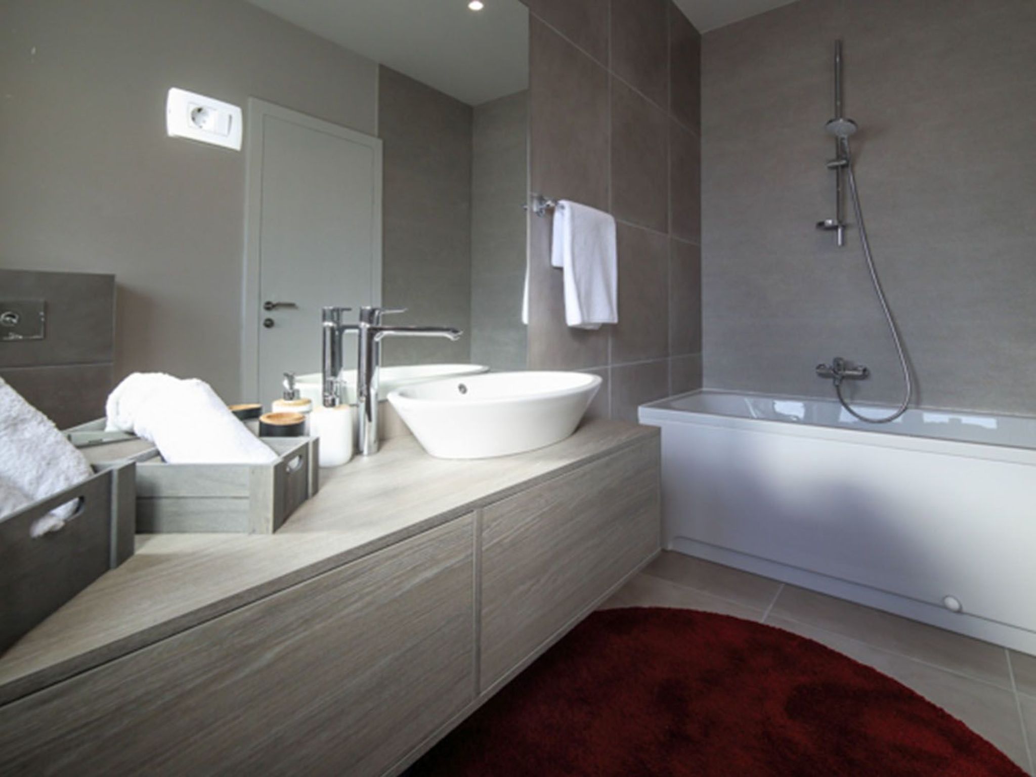 Luxusvilla Viola mit Pool, Sauna und Fitnessraum-Drinnen