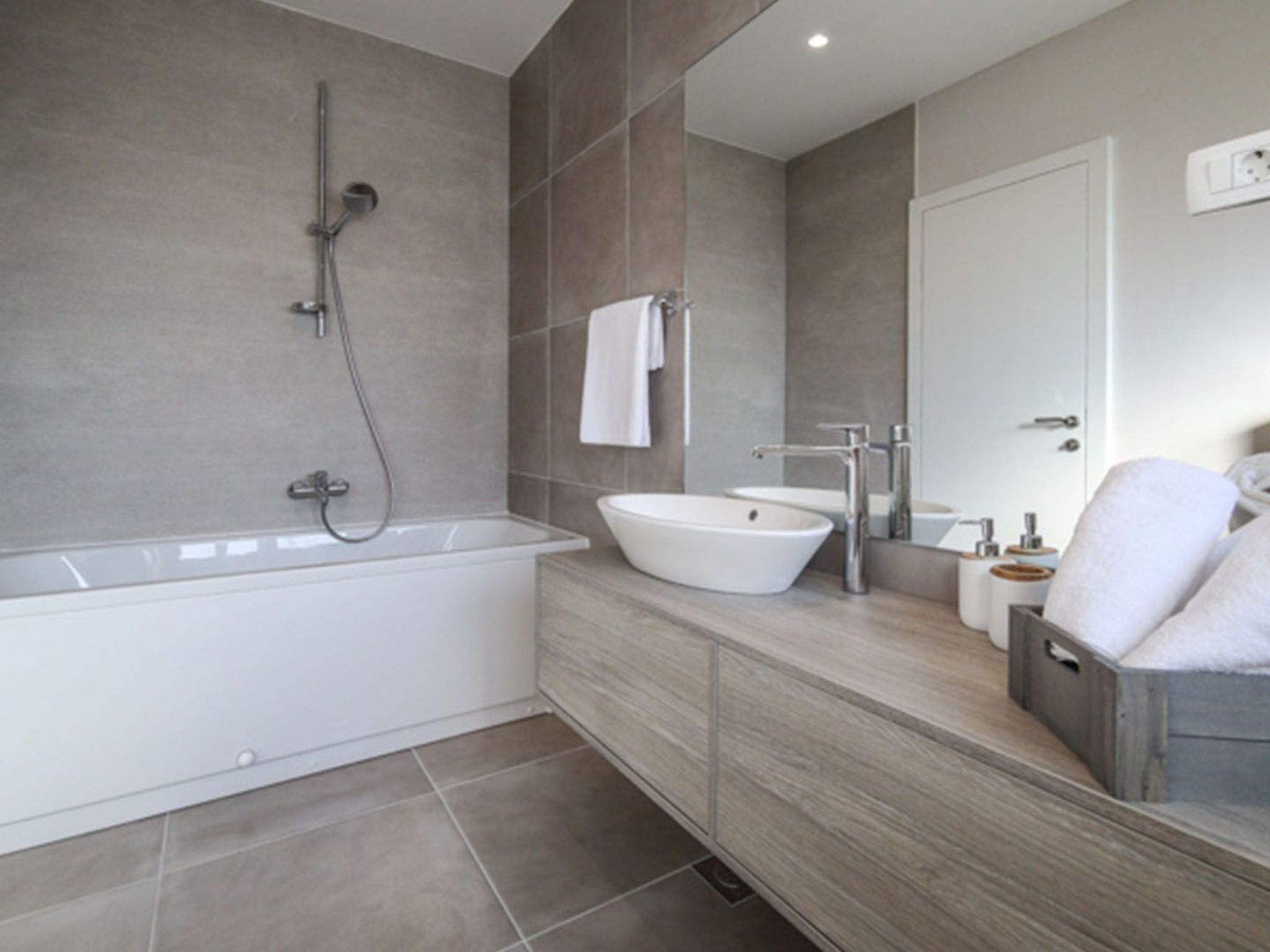 Luxusvilla Viola mit Pool, Sauna und Fitnessraum-Drinnen