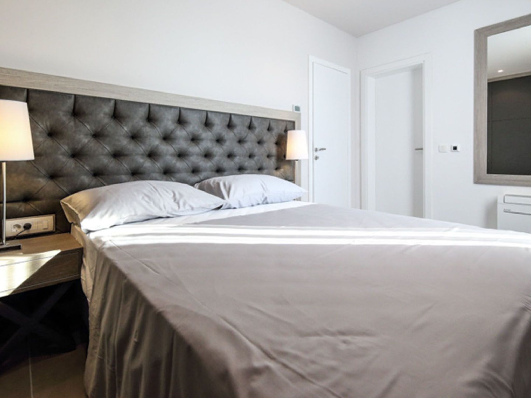 Luxusvilla Viola mit Pool, Sauna und Fitnessraum-Drinnen