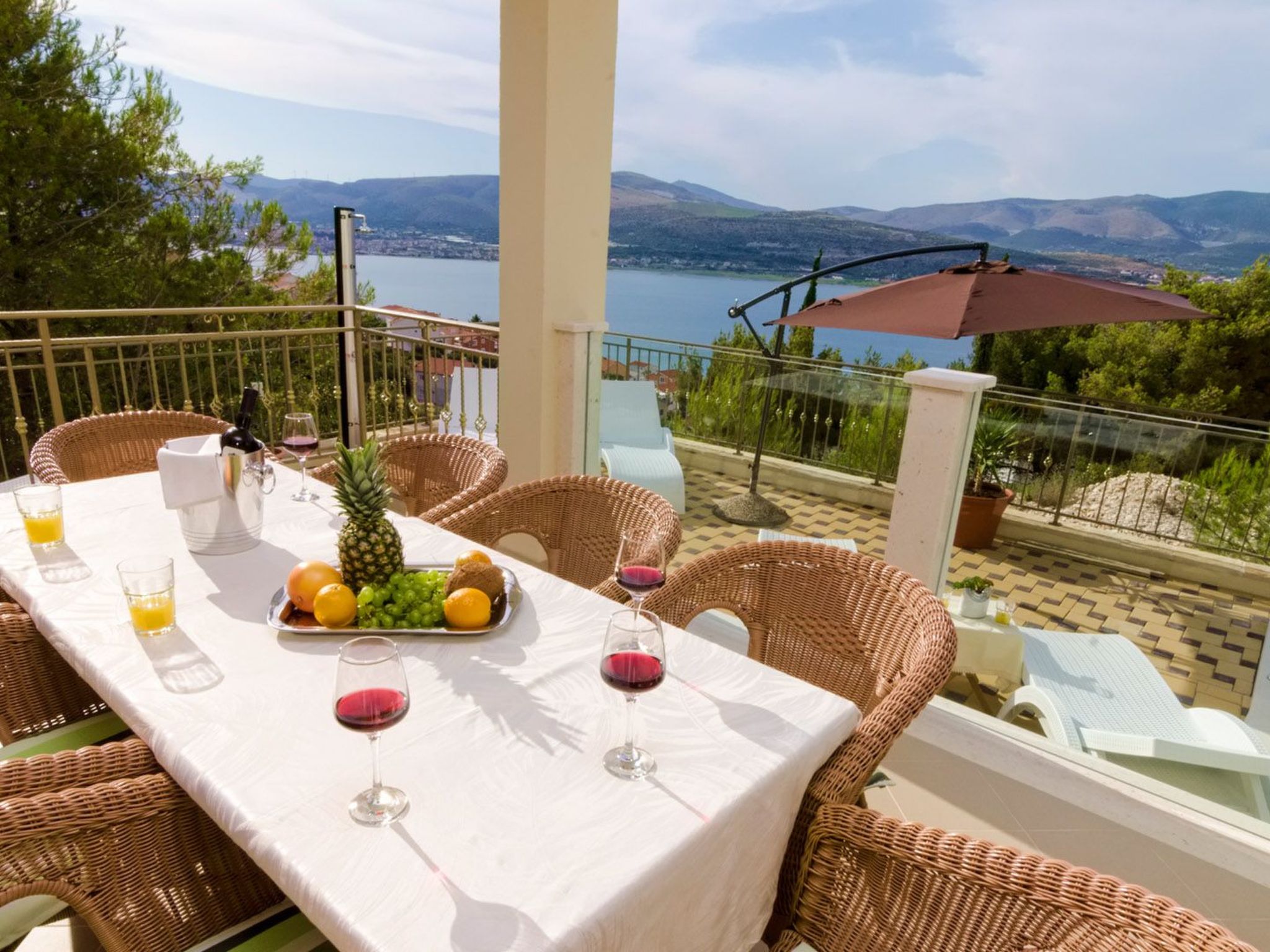 Luxuriöse Fünf-Sterne-Villa Magic-Outside