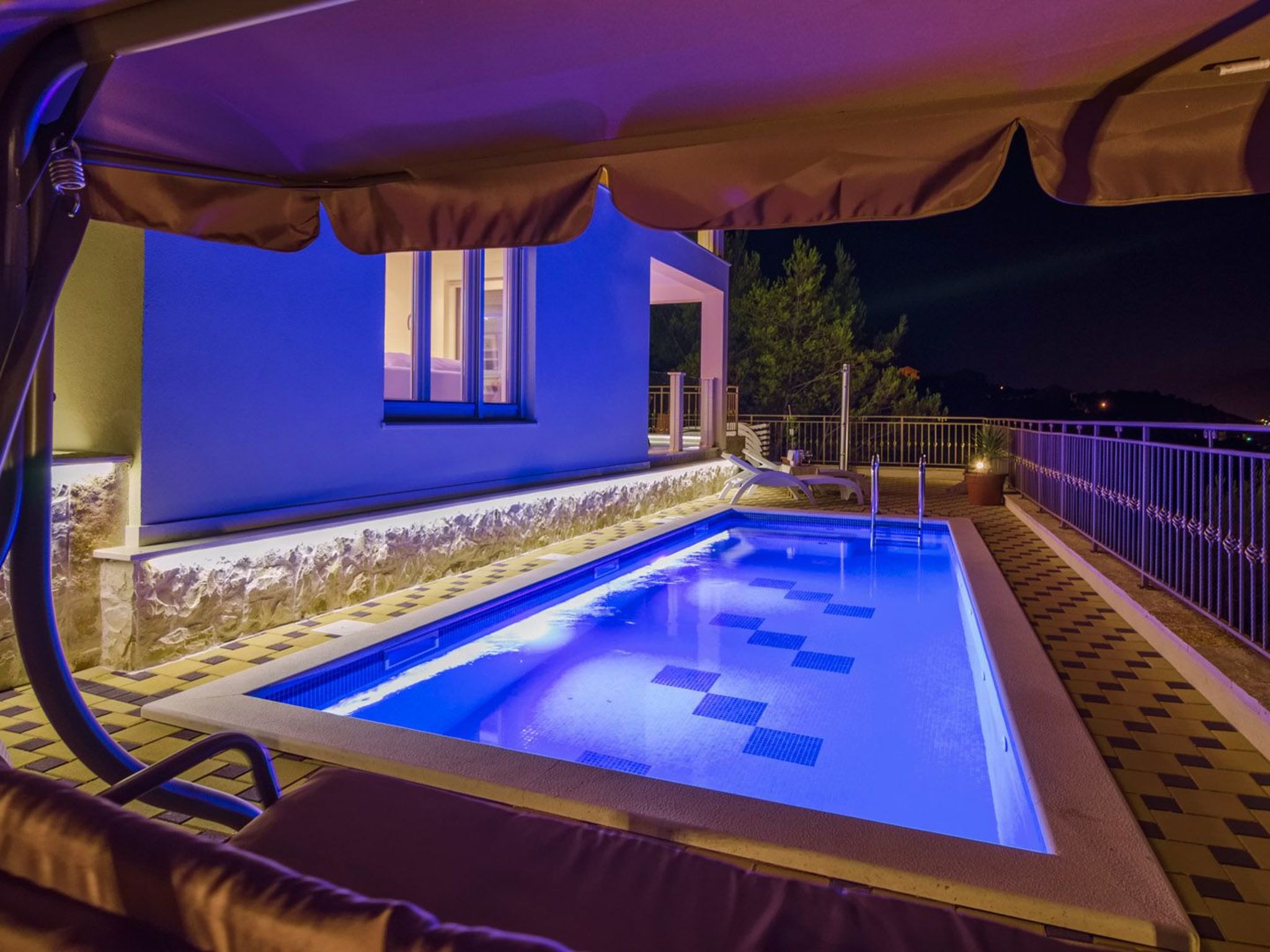 Luxuriöse Fünf-Sterne-Villa Magic-Outside