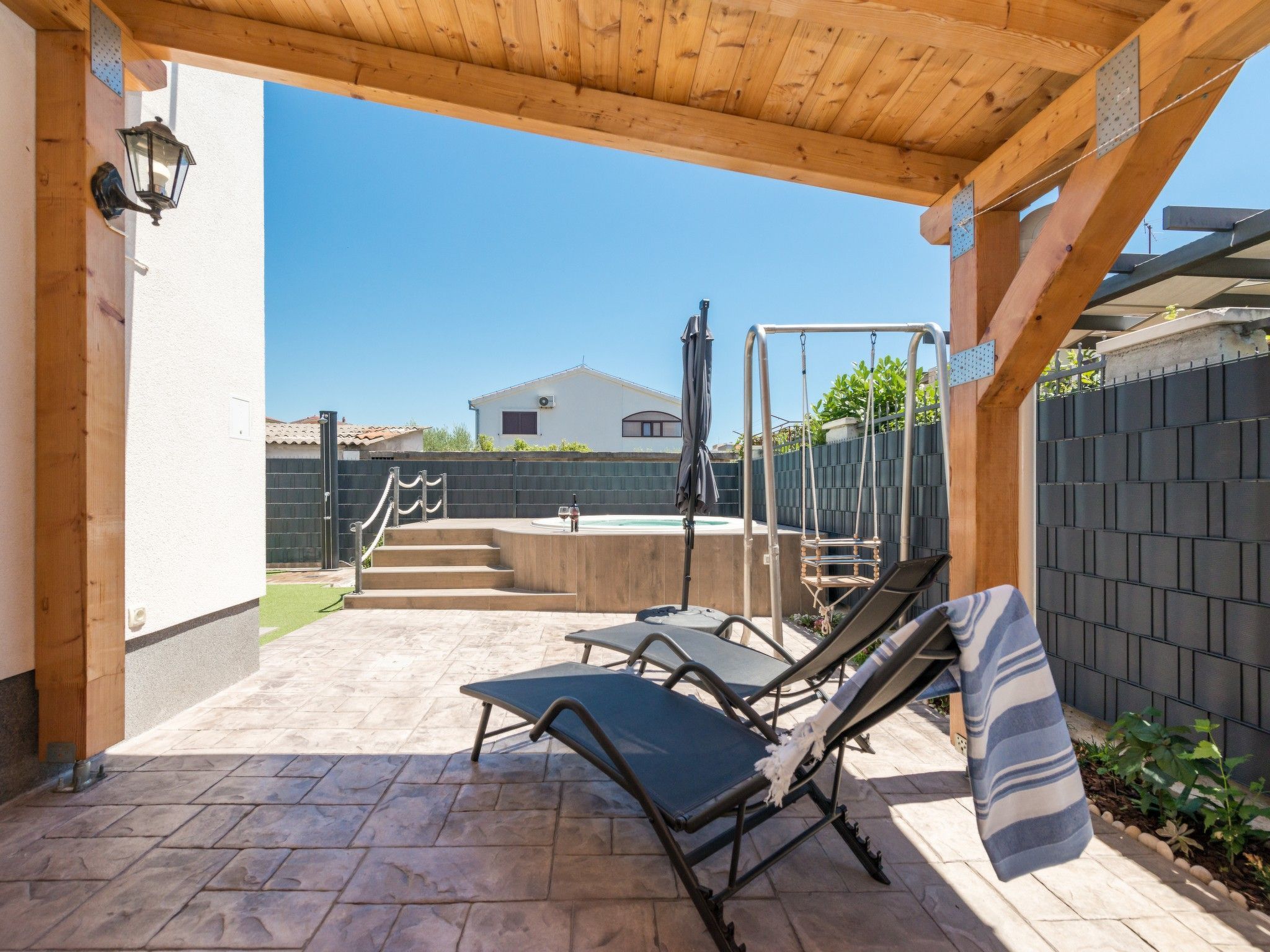 Stilvolle Wohnung Sun mit Jacuzzi-Image-tags.info