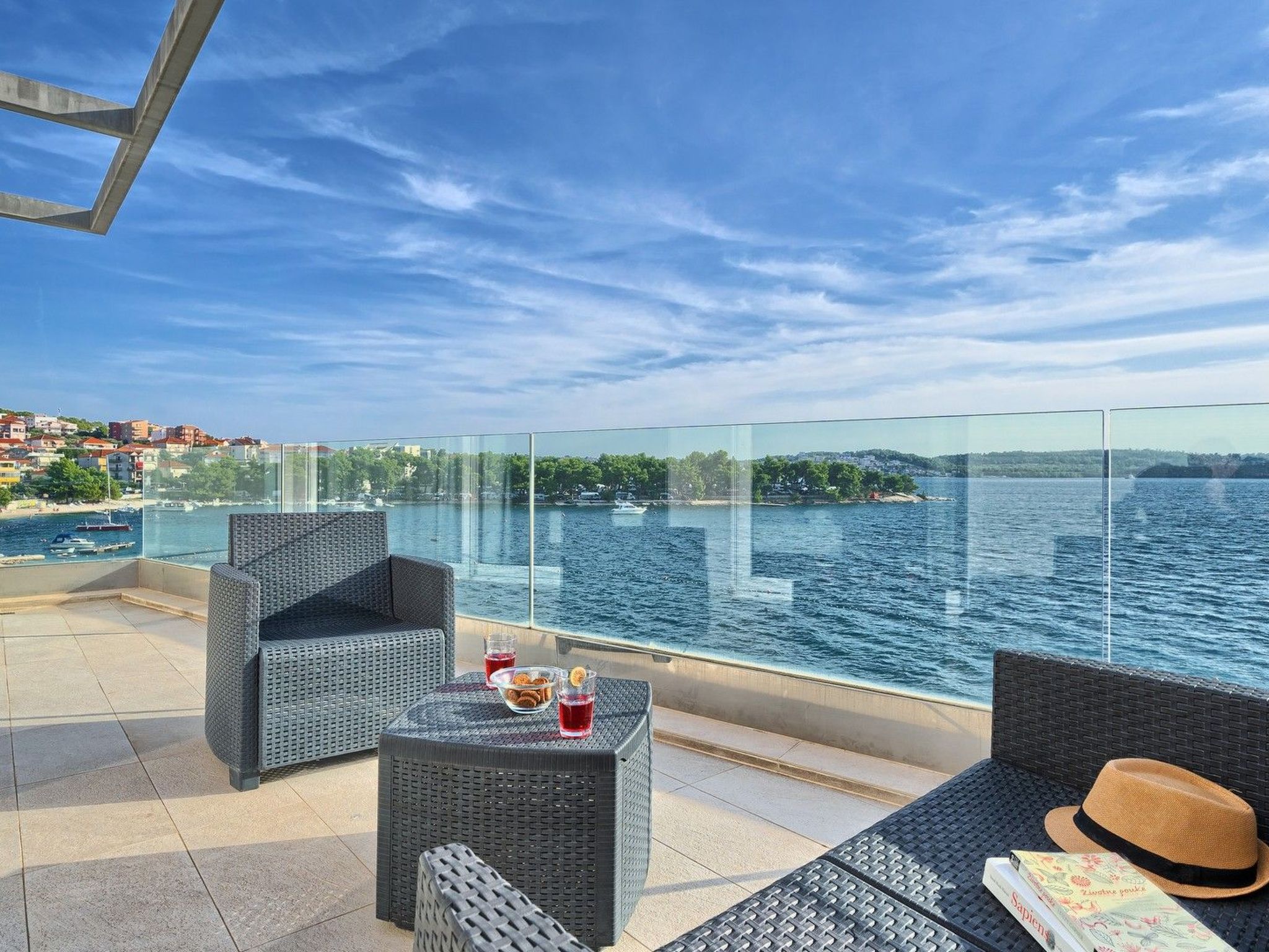 Luxuriöse Fünf-Sterne-Ferienvilla Astra Azzurra-Dedans