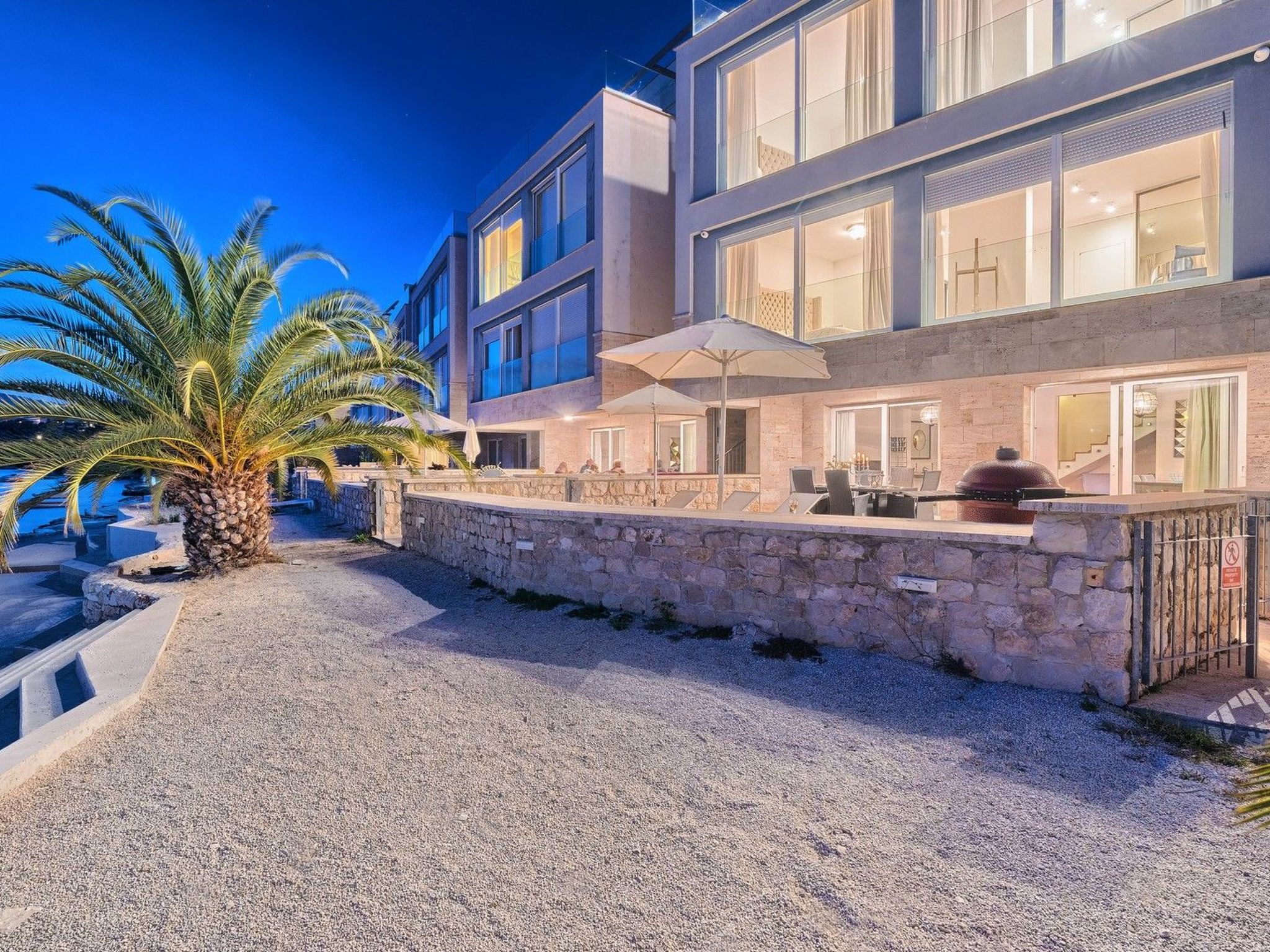 Luxuriöse Fünf-Sterne-Ferienvilla Astra Azzurra-Dehors