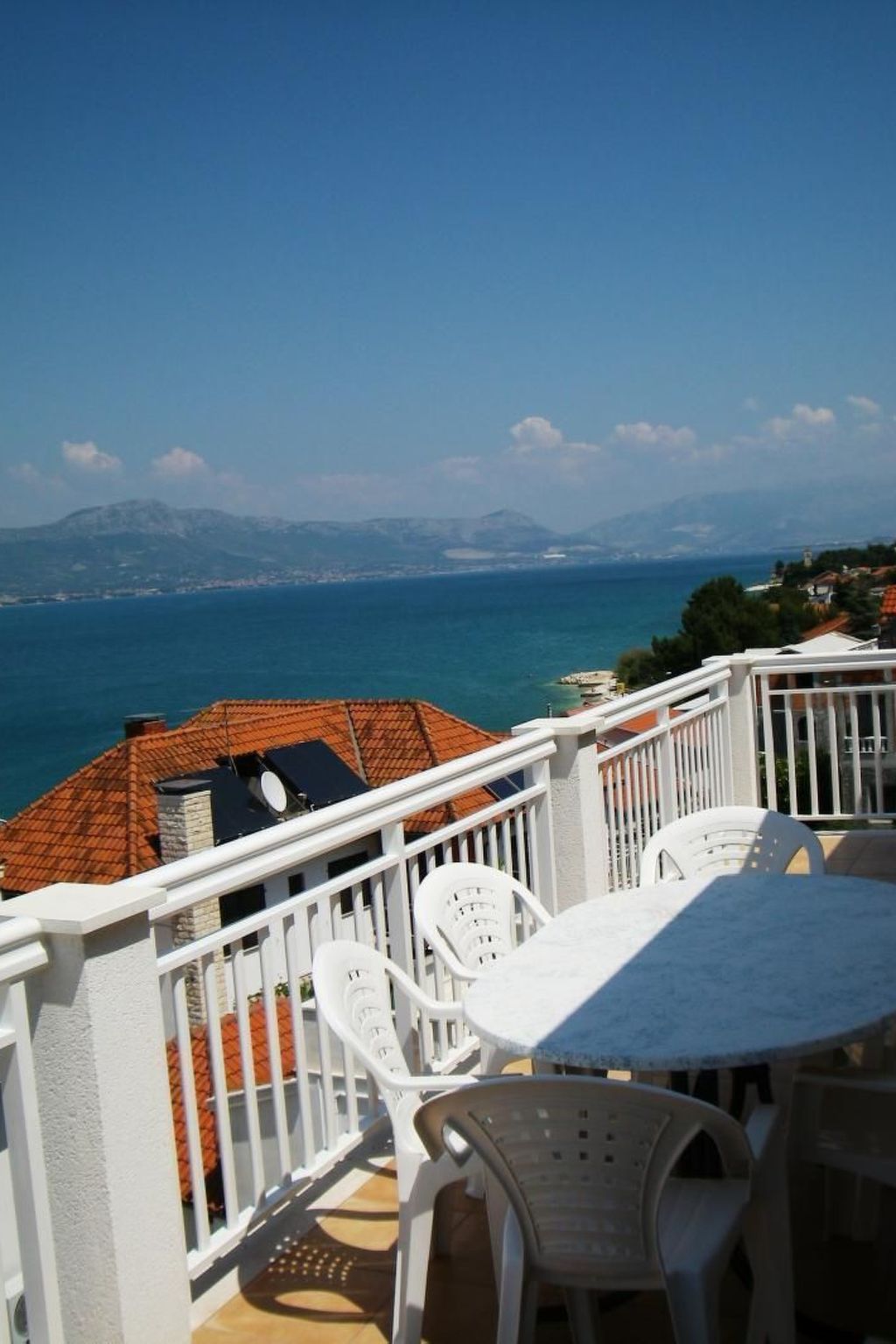 Im 2. Stock mit Balkon und Meerblick-Image-tags.info