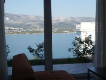 Wohnung 1 im Erdgeschos mit Terrasse und Meerblick