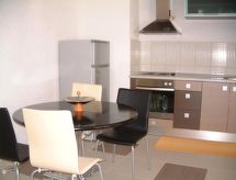 Wohnung 1 im Erdgeschos mit Terrasse und Meerblick