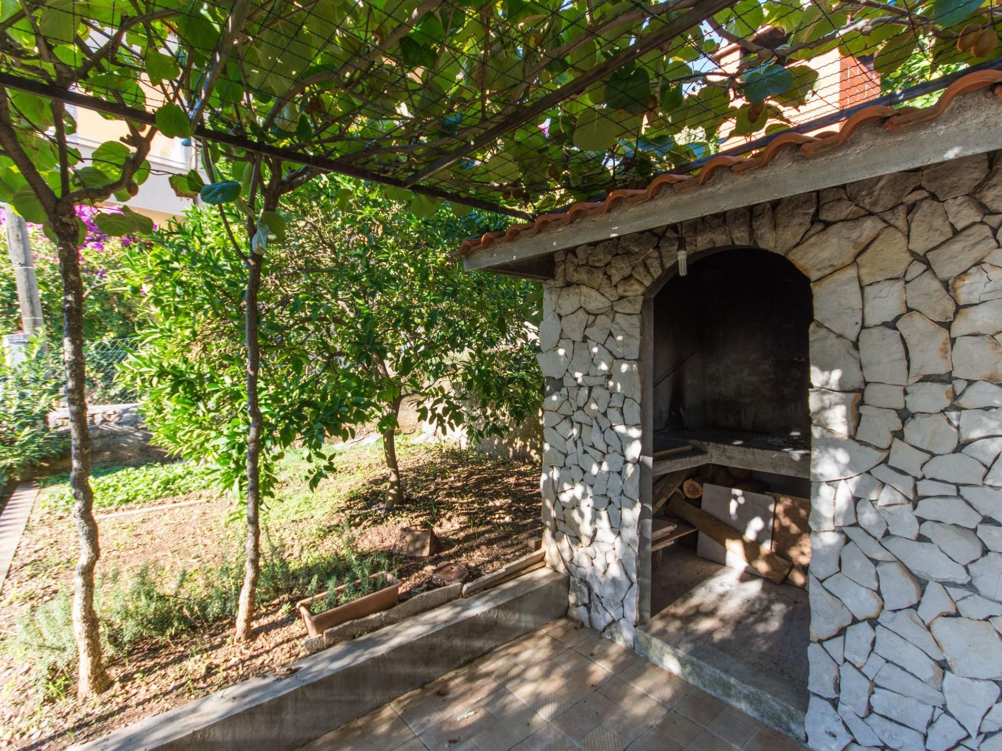 Für vier Personen, mit einem Balkon-Drinnen