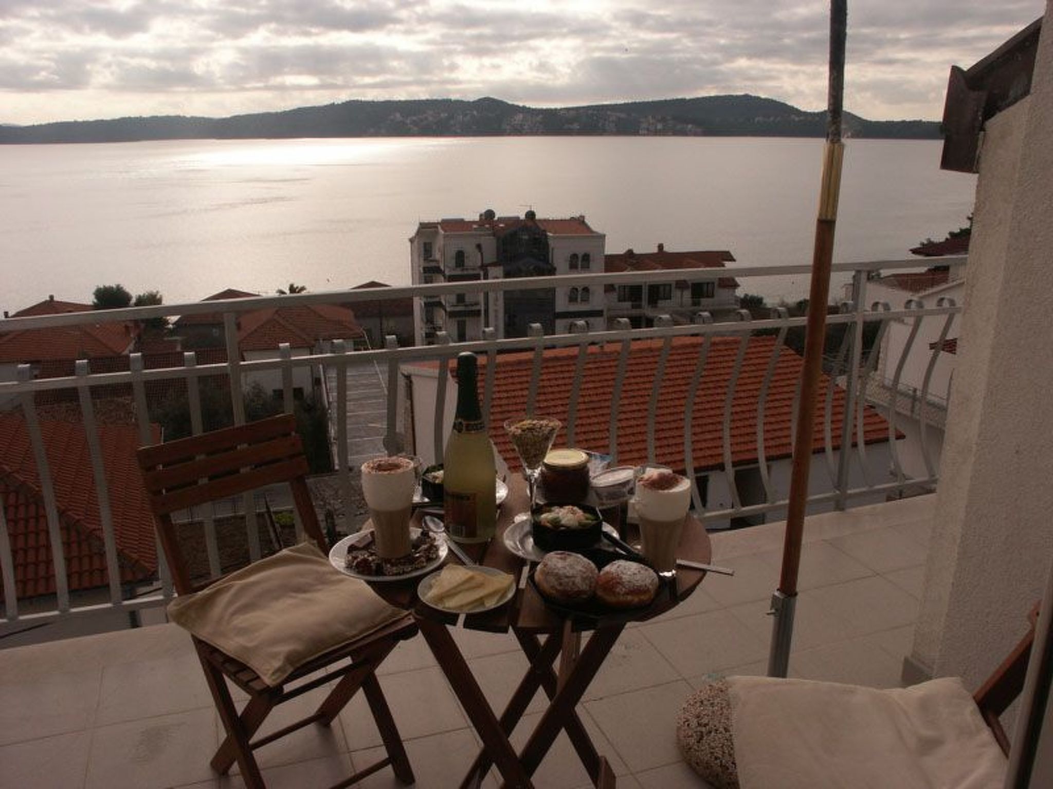 Gemütliche Wohnung in Seget Donji mit Grill und Garten